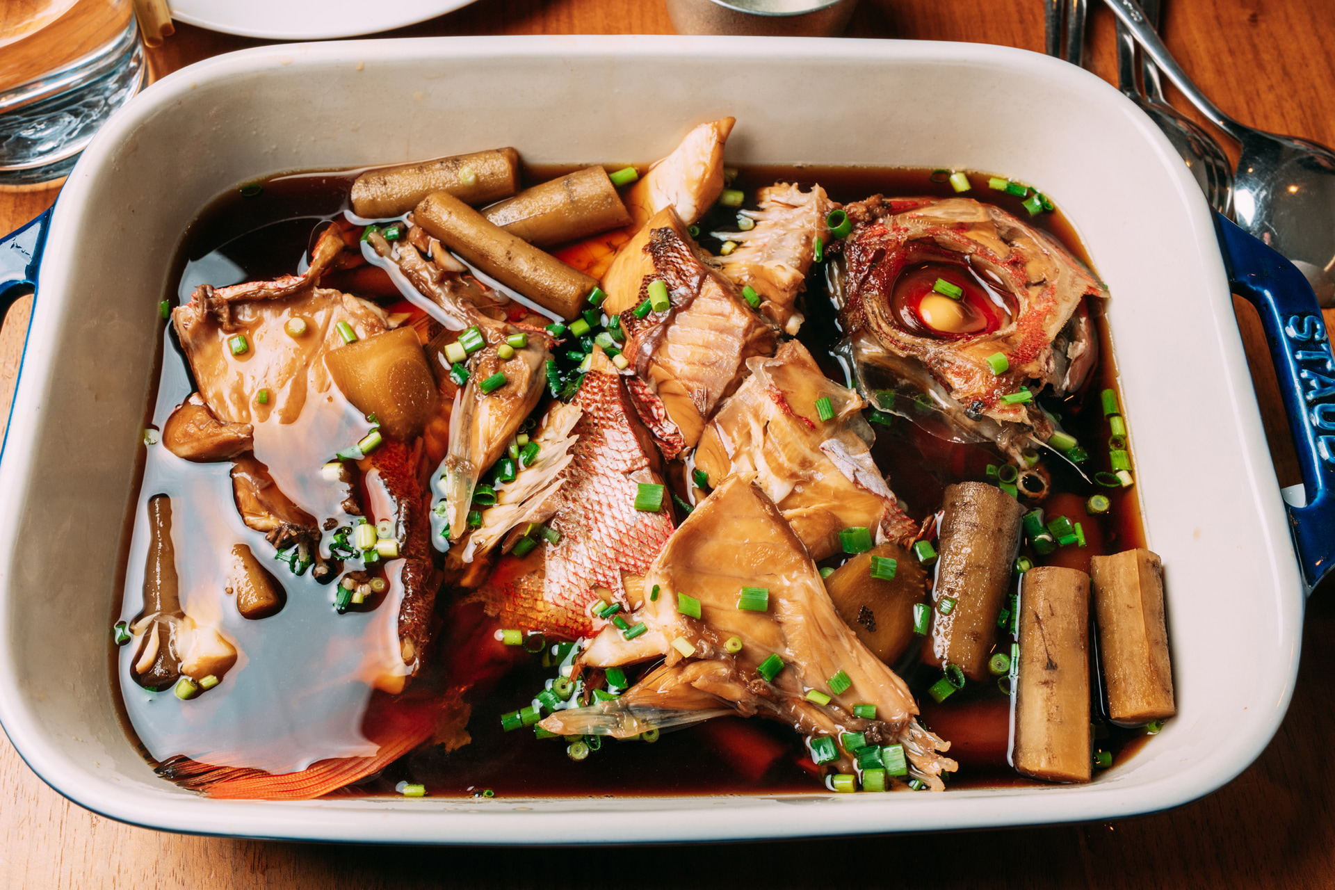 キントキダイは生だと真鯛に似ている。淡泊な味わいなので、煮つけやバターソテーなどにして食べるとおいしい