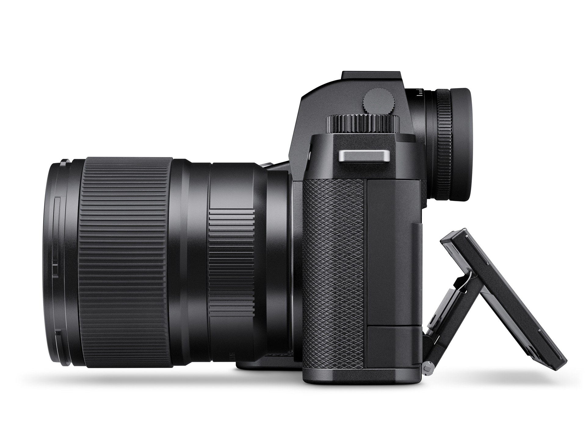 チルト式のモニターで、自由度の高いアングルを可能にしながらも防塵・防滴性能も頼りになる。－10℃の中、ライカSL3-Sをジンバルに乗せてスキーで滑走しながらアクションカムのように使用できた