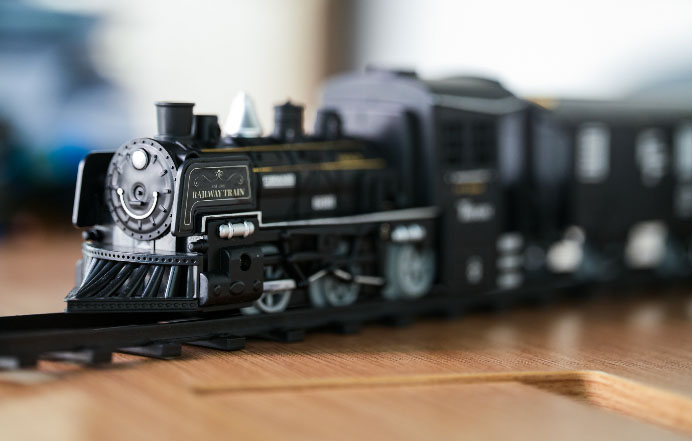 アングルを変えずにピント面を調整できる（下がティルト）