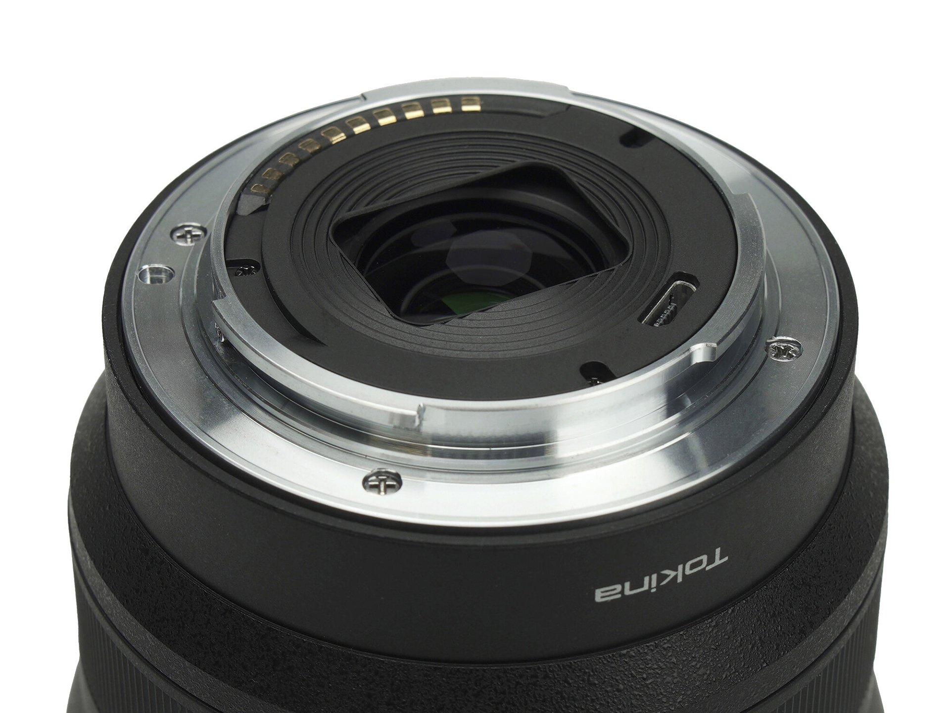 マウント部にはmicroUSBコネクタを備える