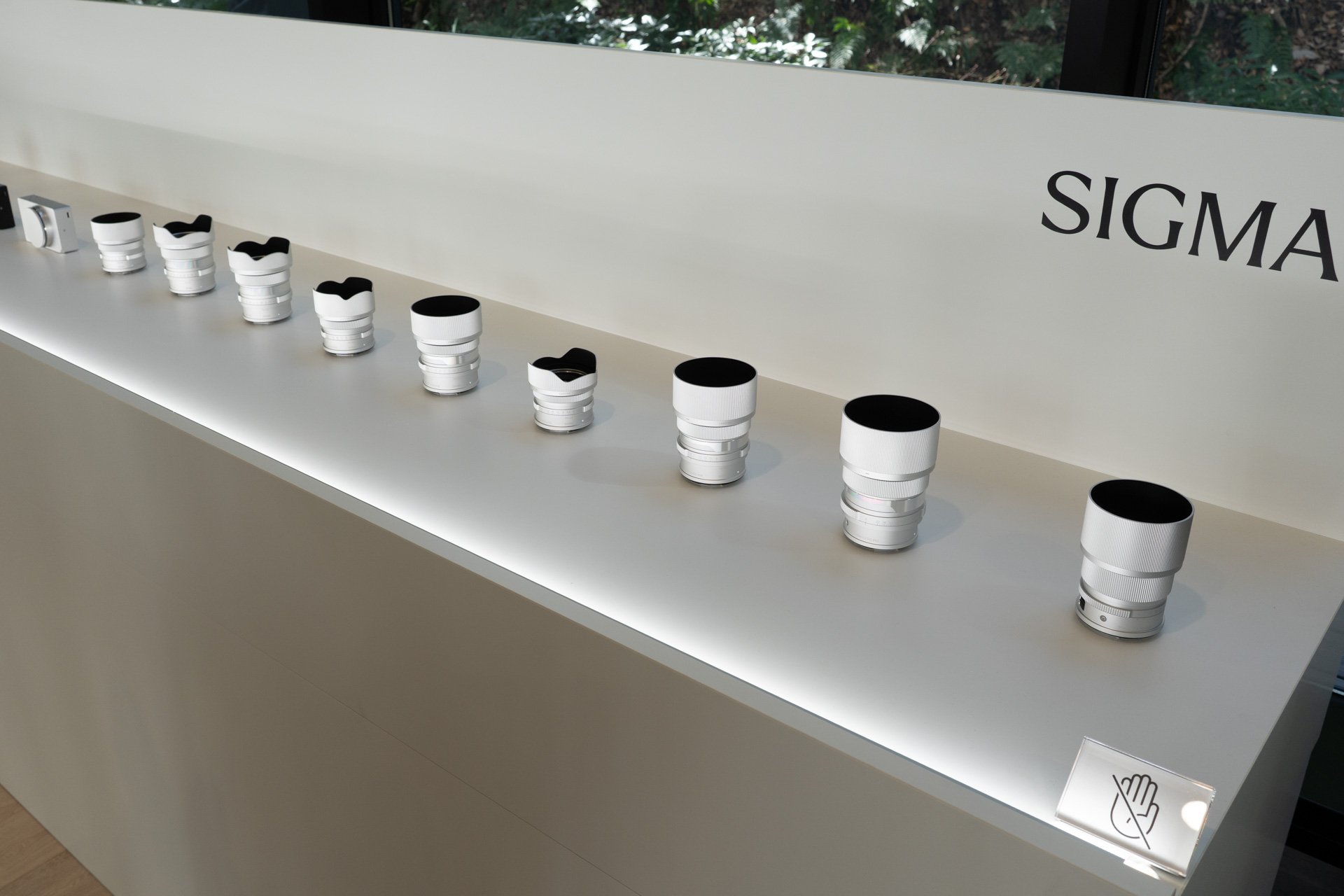 シルバーカラーのIシリーズ