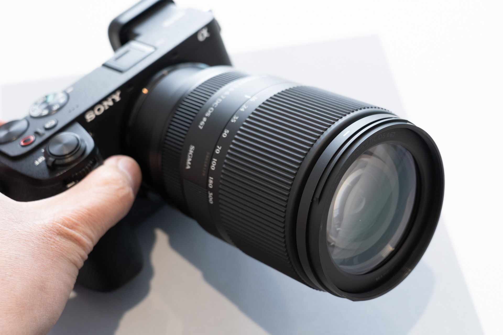 フィルター径は67mmに収まっている