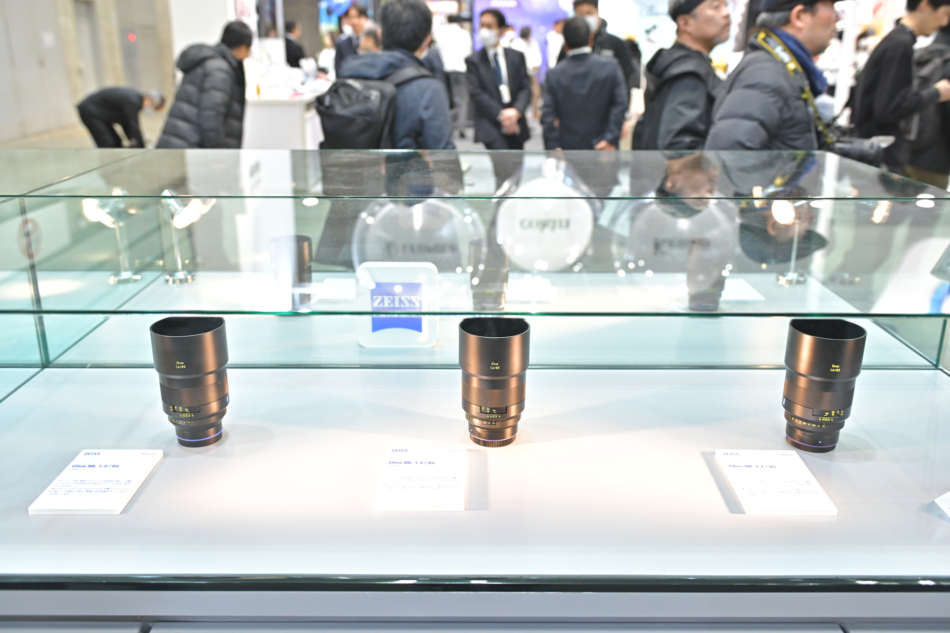 【コシナブース】11年ぶりにミラーレスカメラ用として復活したOtus。こちらは5月発売予定の50mm