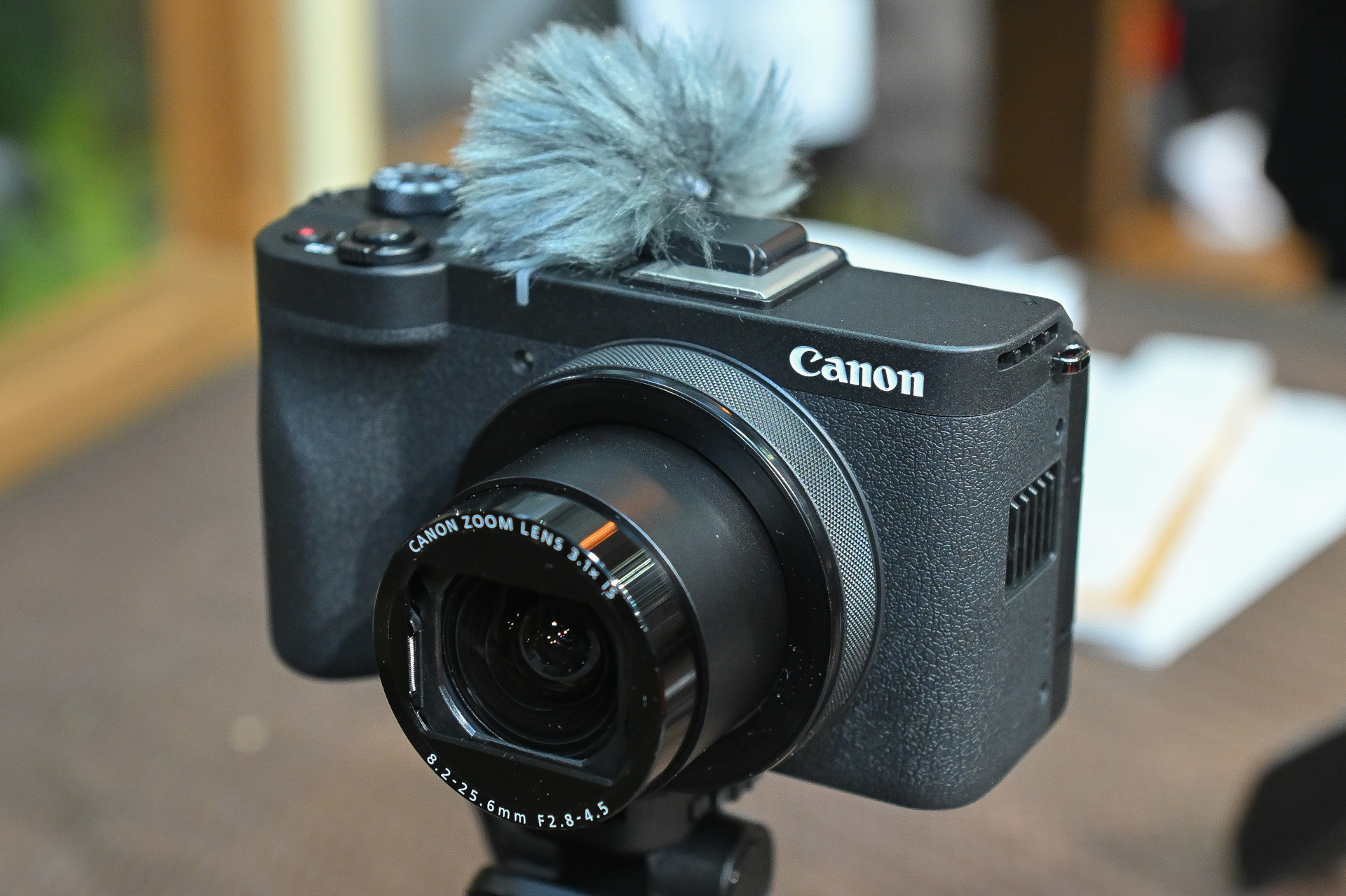 PowerShot V1。画像はクリエイターズラウンジに展示されているもの