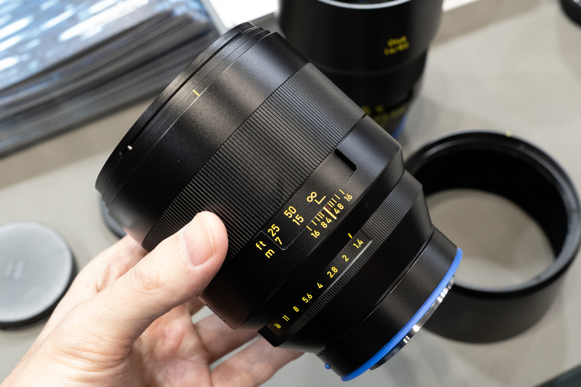 参考出品の「Otus ML 1.4/85」。年内発売予定