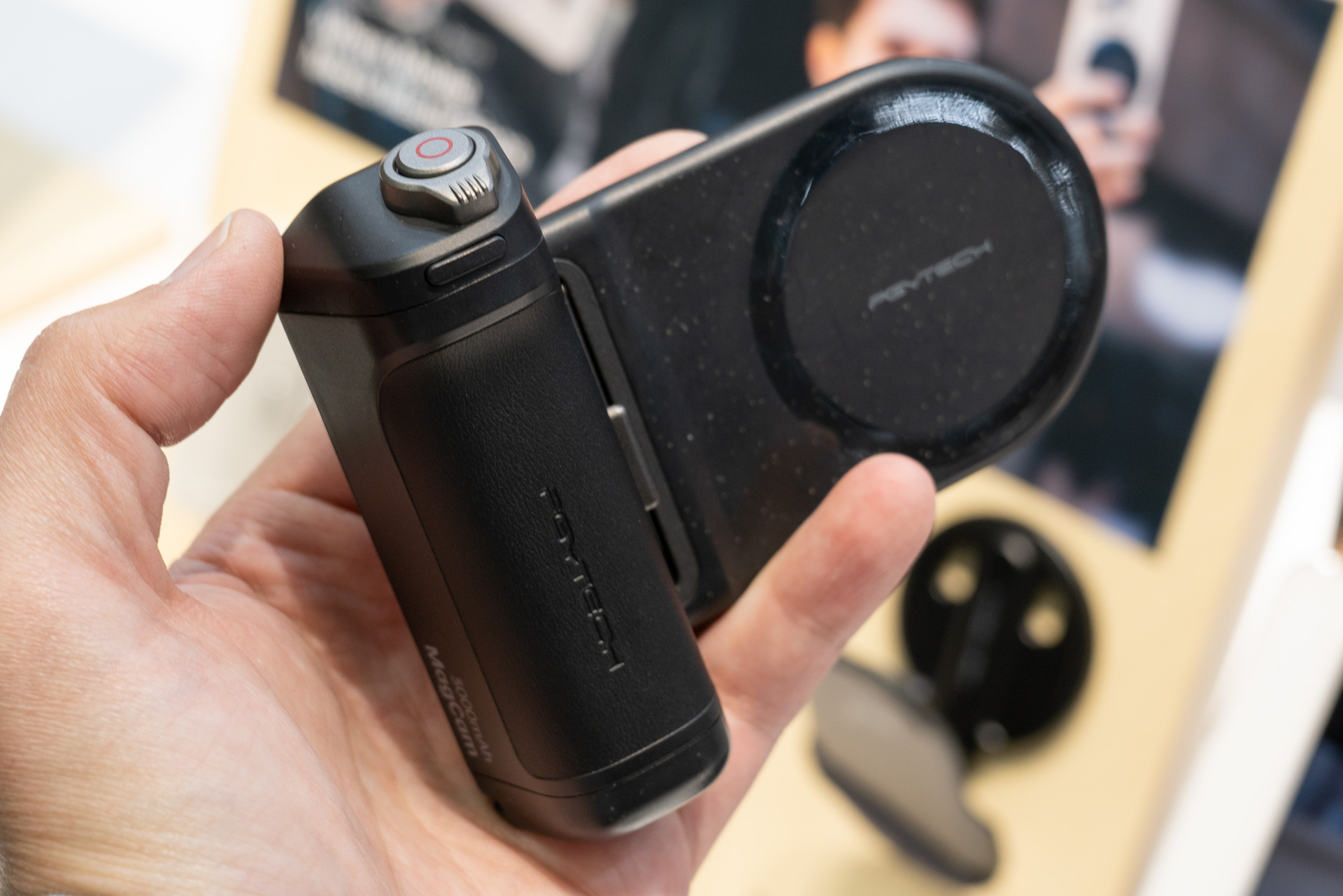 ズームレバーも装備する