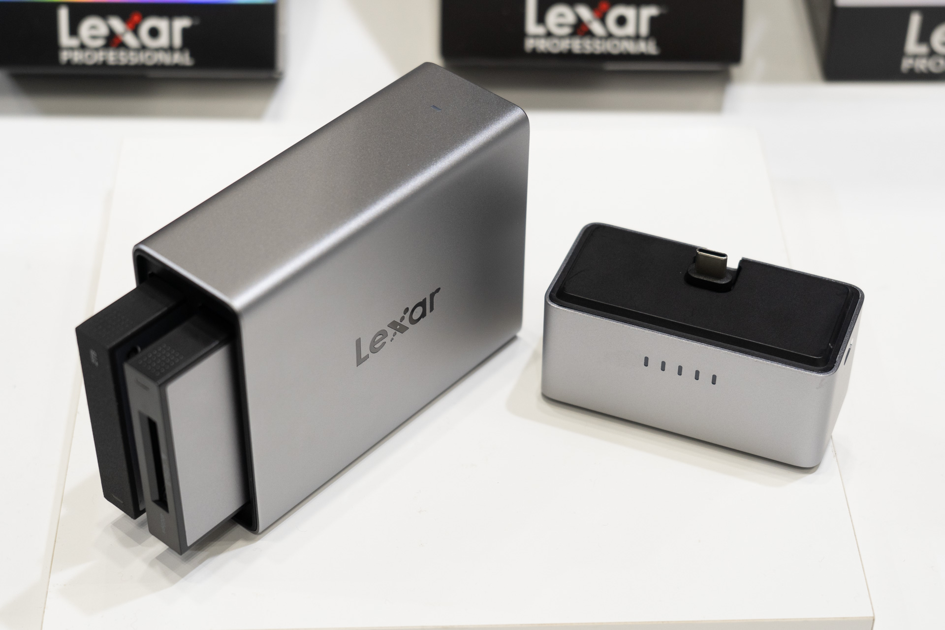 バッテリーを外したところ