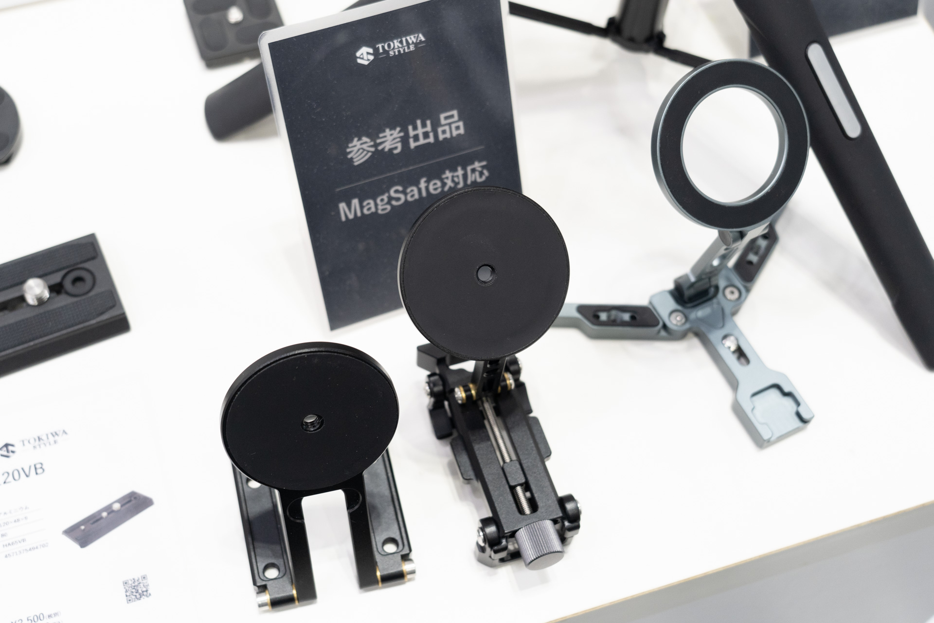 スマートフォン対応のアクセサリーも手がける