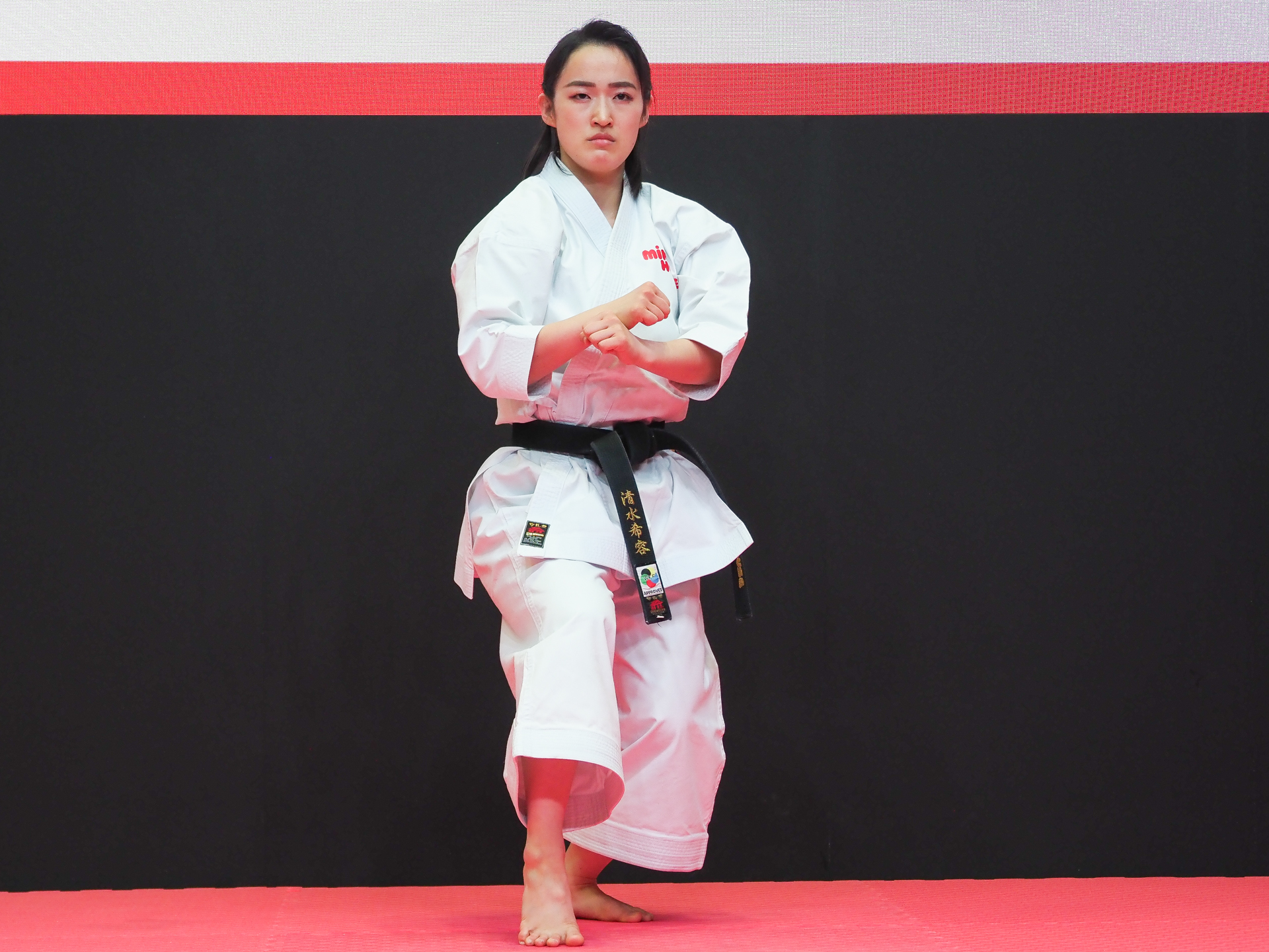 演武を披露する清水希容氏