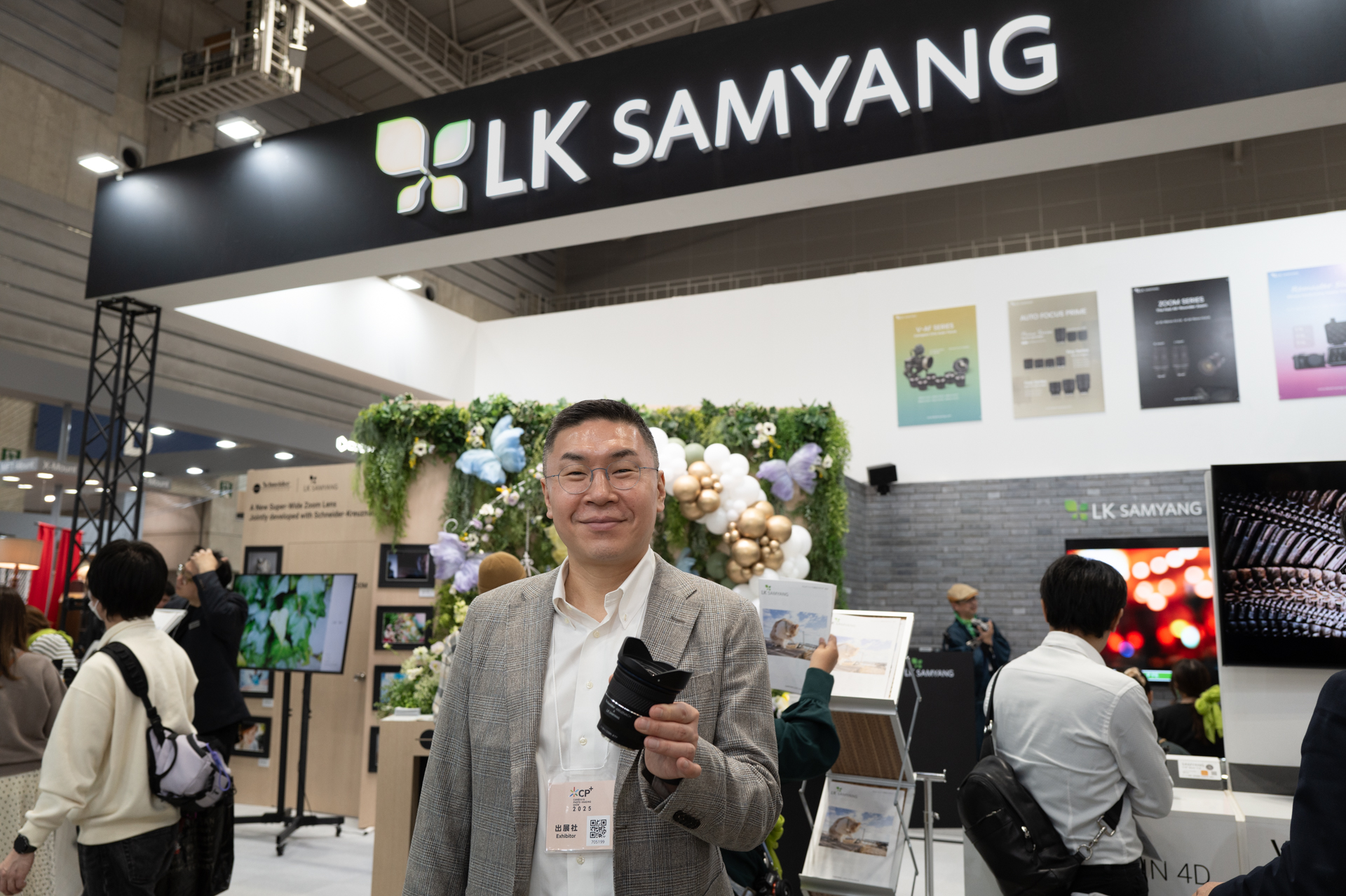 話を聞いたク・ボンウク社長。LK SAMYANGブースにて