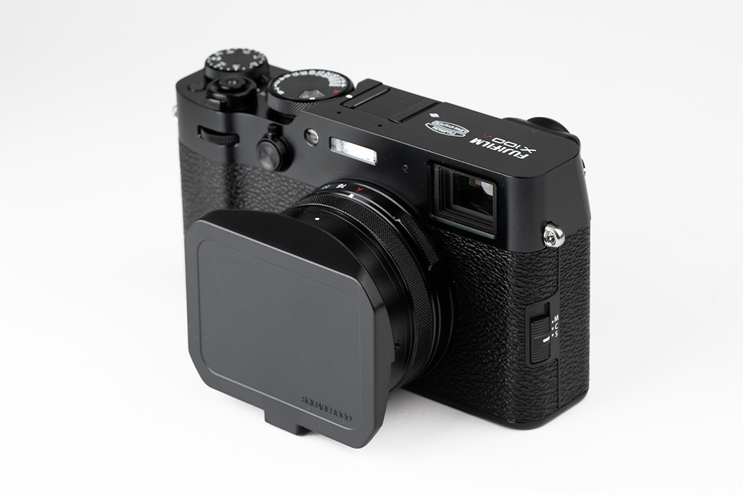 付属のフードキャップ装着時