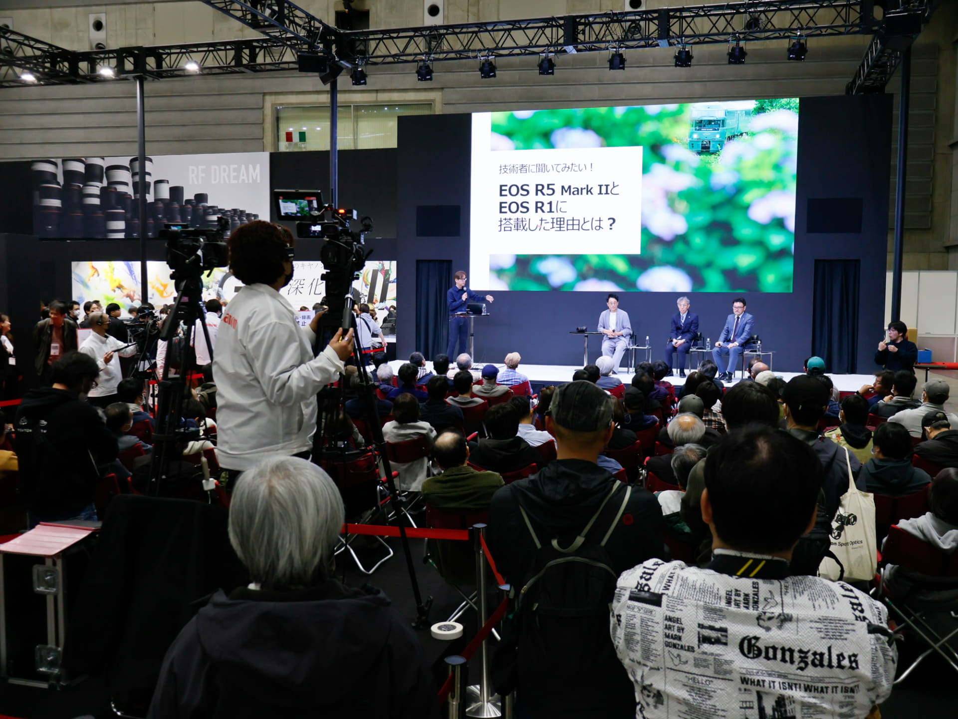 立ち見が出るほど盛況だった当日のキヤノンプレゼンテーションステージ