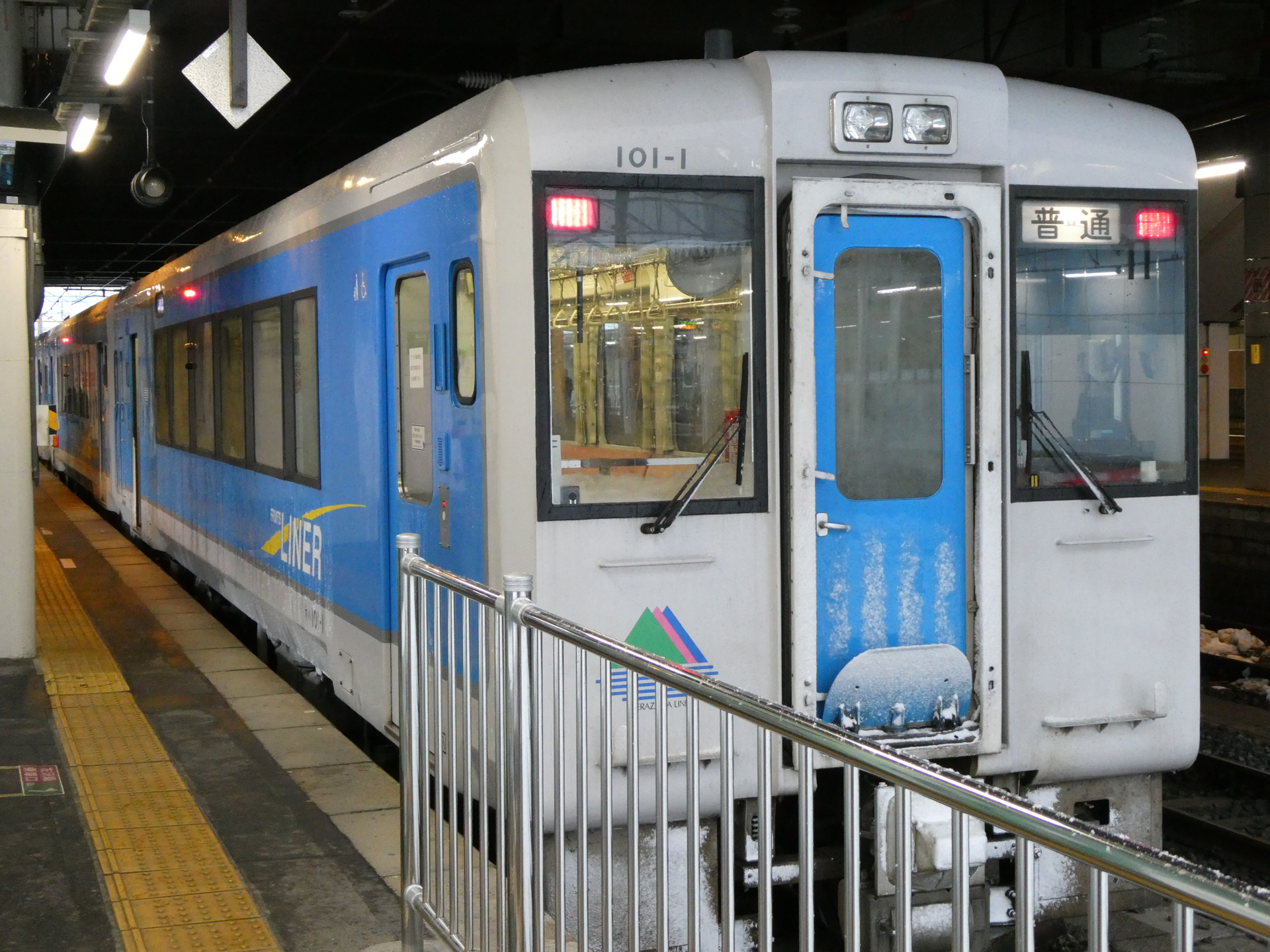 50mm相当／プログラムAE（1/80秒、F4.1、0EV）／ISO 800