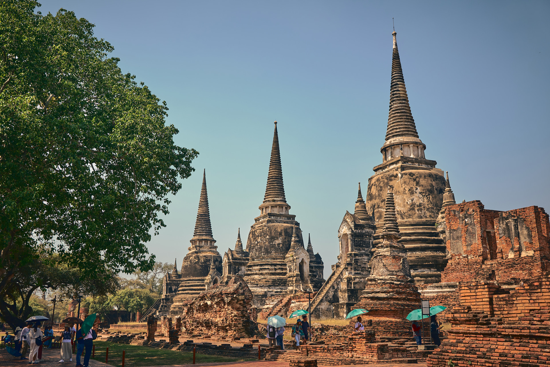 観光客に人気のワット・プラシーサンペット。アユタヤ王の遺骨が納められている