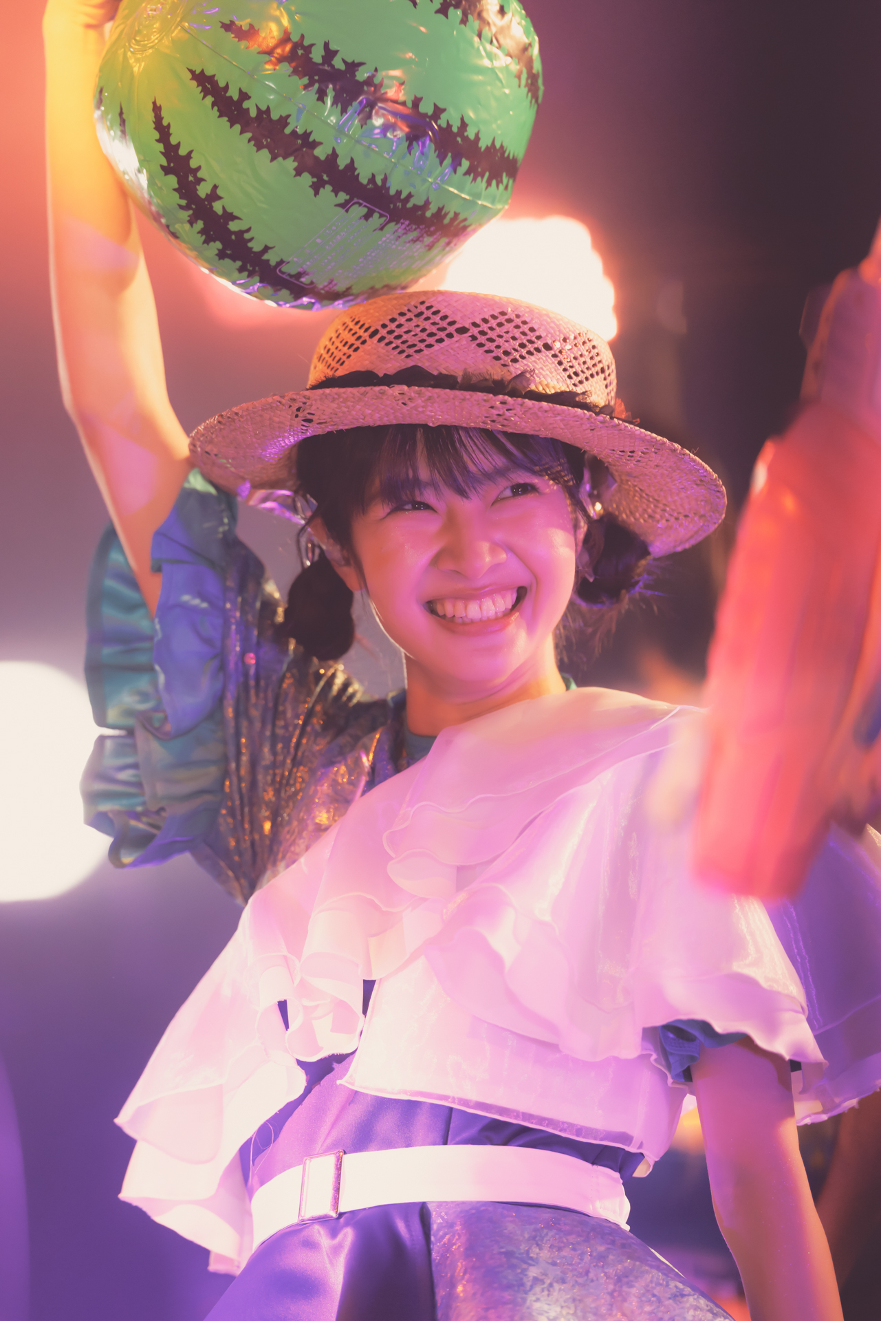 高田さんいわくライブ撮影では100-300mm F2.8が“伝家の宝刀”だという<br><span class="fnt-85">EOS R5 Mark II／RF100-300mm F2.8 L IS USM／200mm／マニュアル露出（F2.8、1/640秒）／ISO 1000／WB：オート／モデル：結城りな／撮影：高田メタル</span>