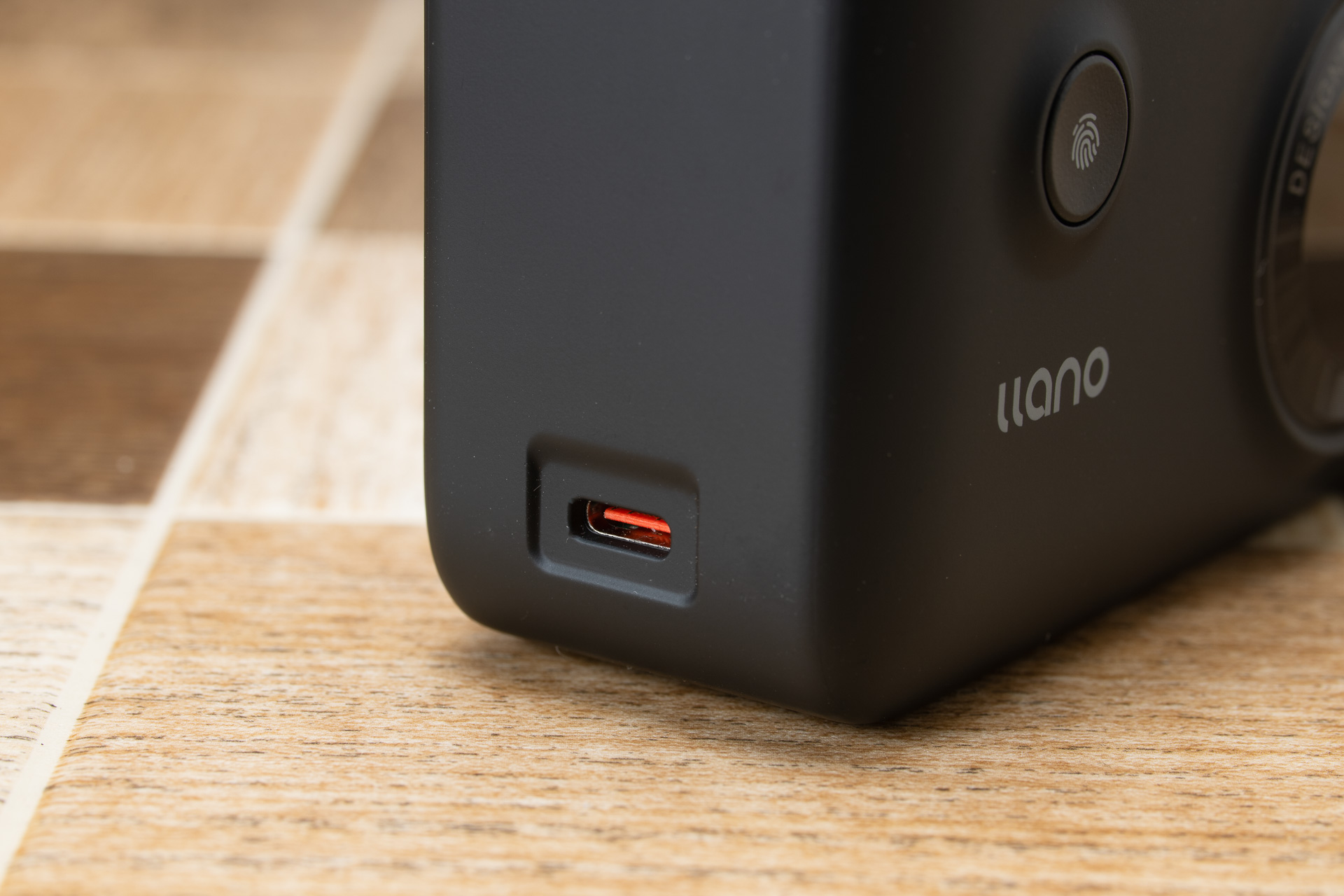 電源周りの機器を更新する理由で1番大きいのがこれ。Type-Cであるかどうか。今時、Type-Cでないものは何であれ、二の足を踏みますね