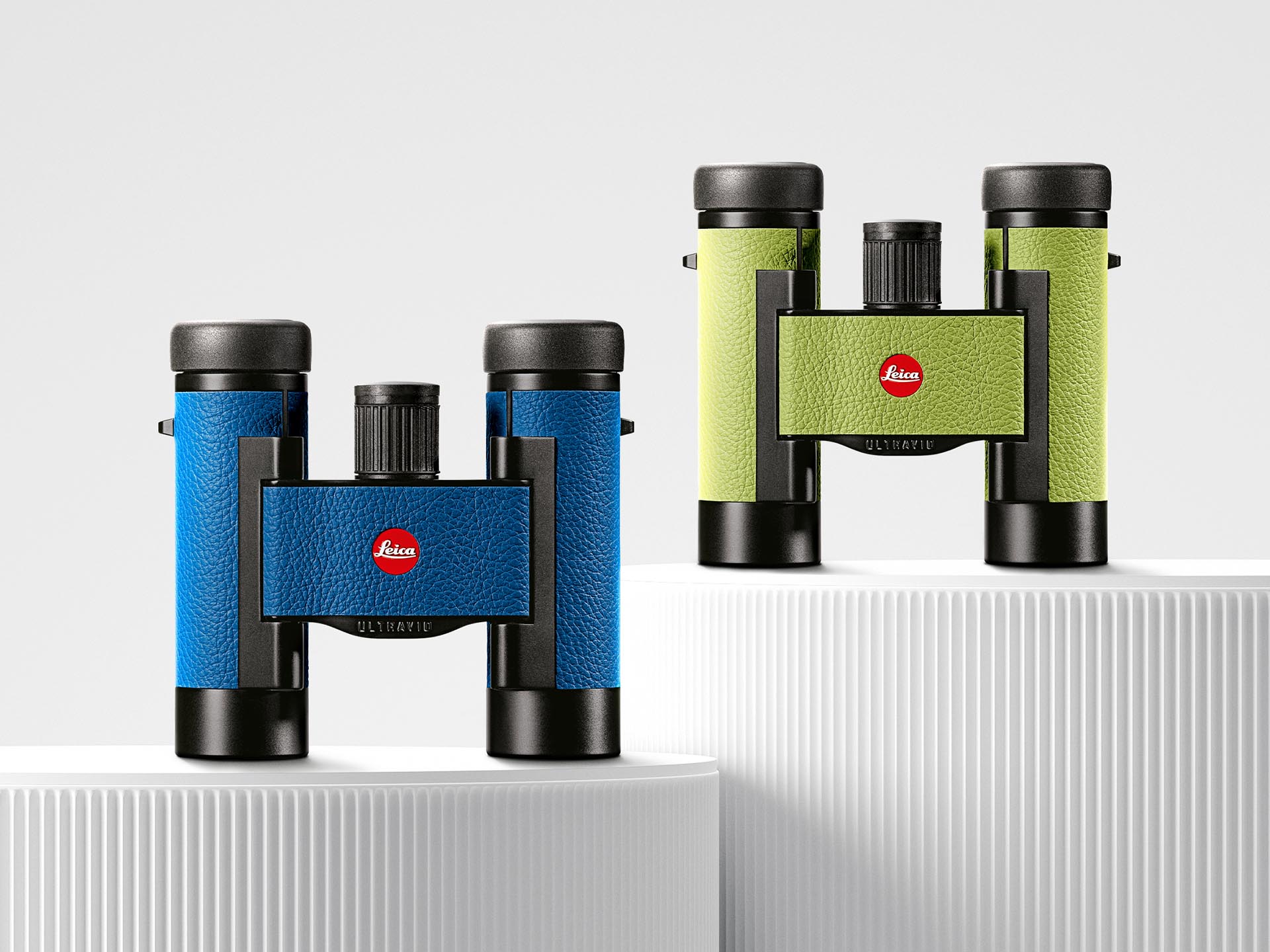 ライカ ウルトラビット カラーライン 10×25。左からカプリブルー、アップルグリーン