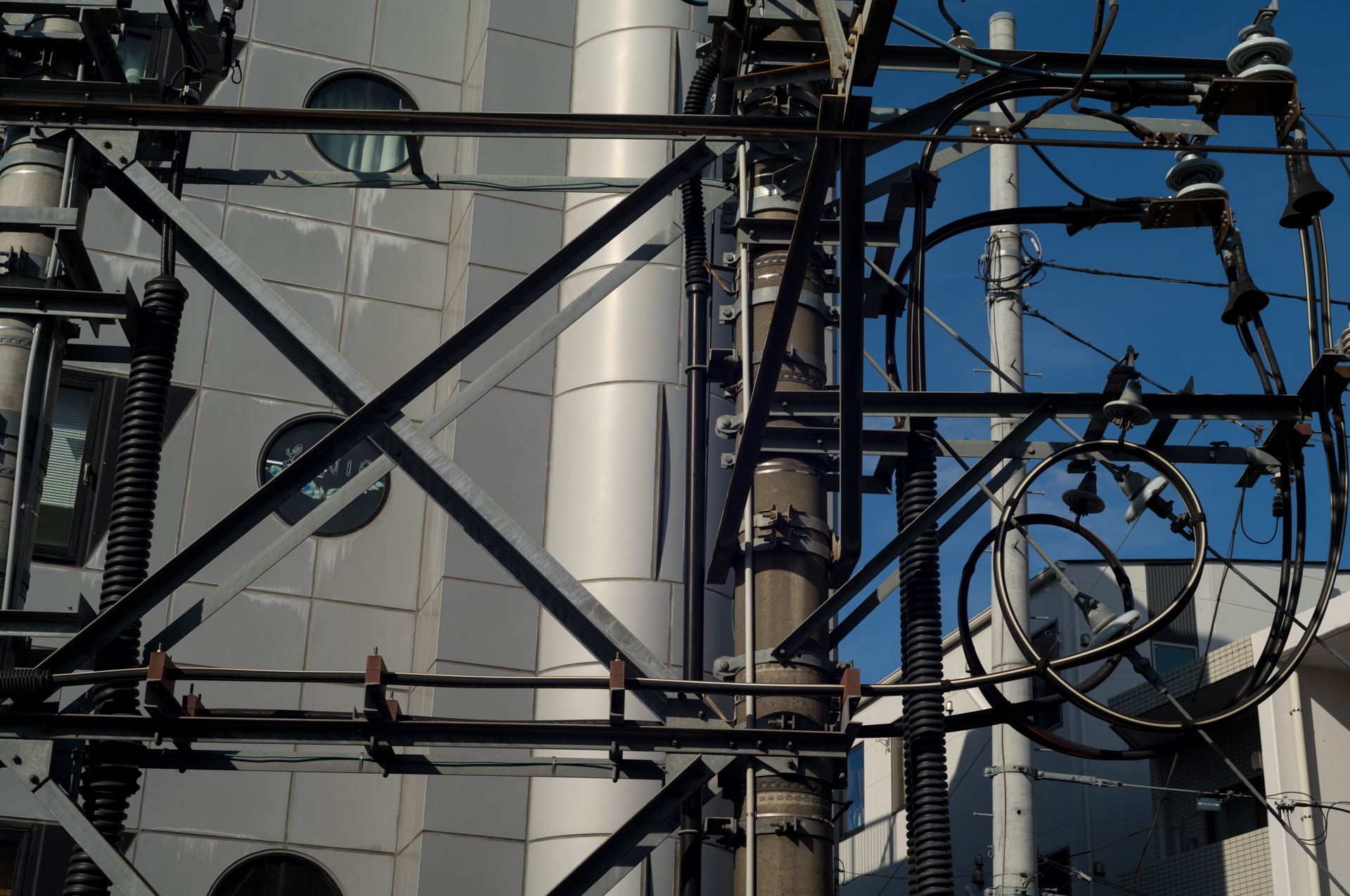 モノクロ化して、金村修さんのような作品にしてやろうと思ったのですが、思い直してそのまま素直に提示します。素晴らしい描写であります。<br><span class="fnt-85">ライカM11-P／LIGHT LENS LAB M 50mm f/2 SPII／50mm／マニュアル露出（1/1,000秒、F8.0）／ISO 200</span>