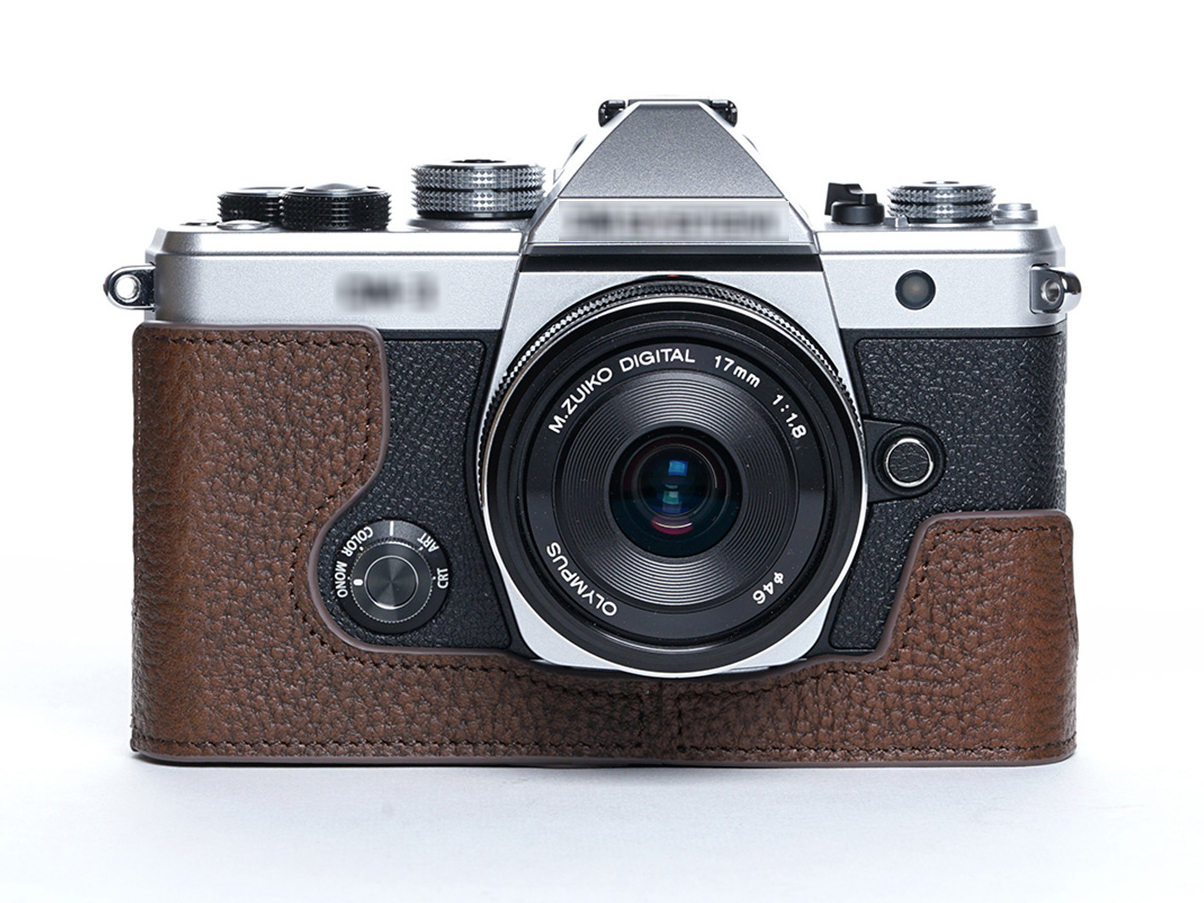 ダークブラウン