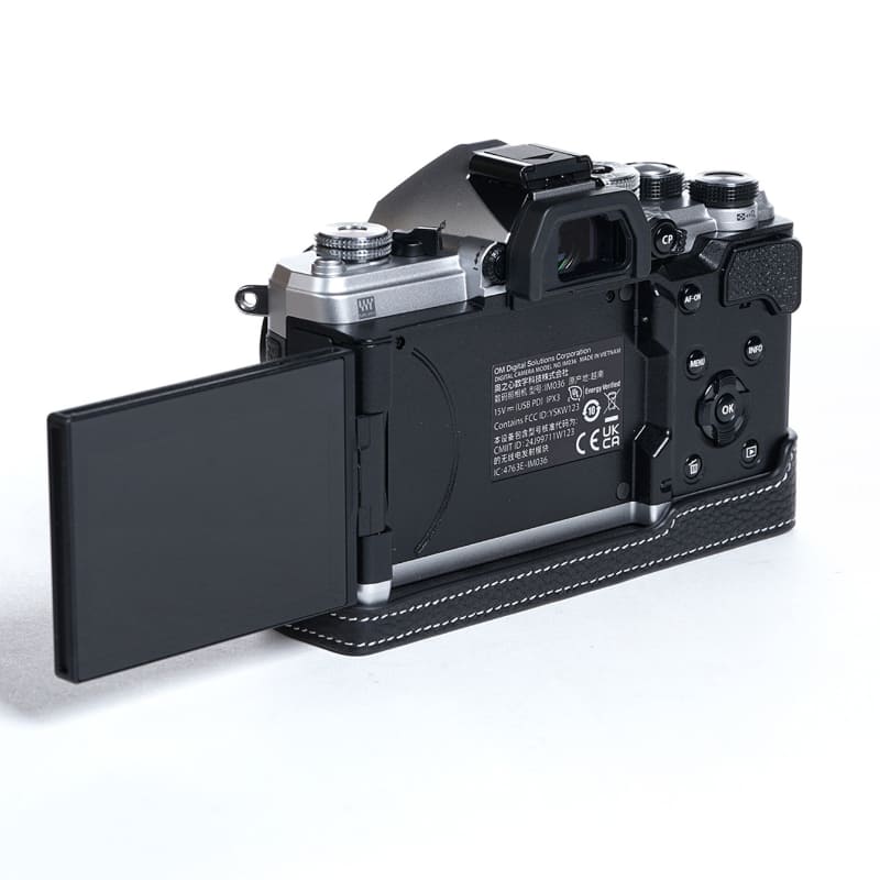 新ミラーレスカメラ「OM-3」用の牛革製ボディケース - デジカメ
