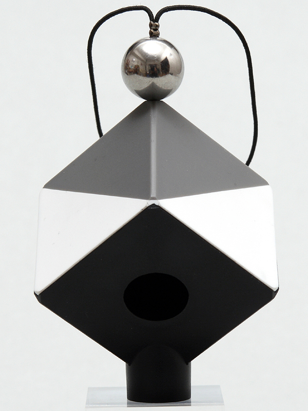 <b>正面。上からクロマボール、グレーフェース、ホワイトフェース、ブラックフェース</b>