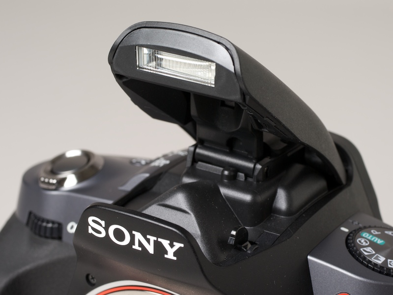 <b>ポップアップストロボはGN10</b>