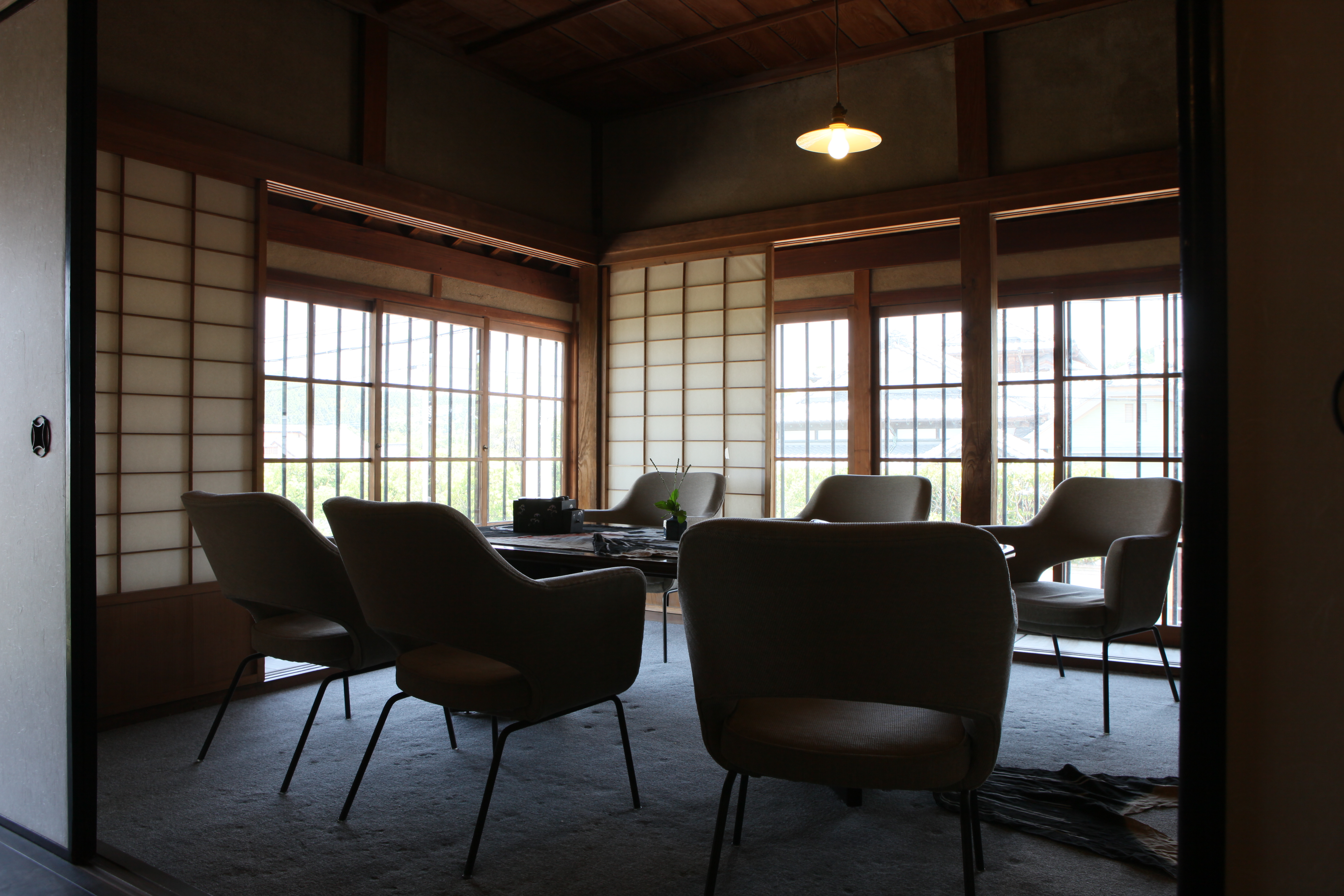 <b>高輝度側・階調優先「する」 / オートライティングオプティマイザ「しない」</b>