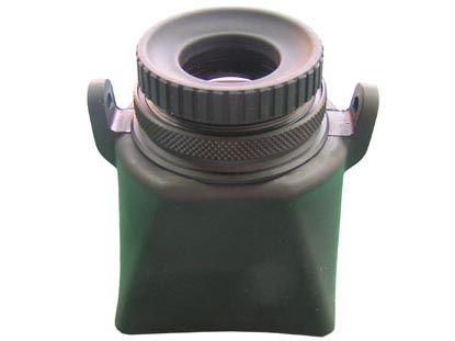 <b>新たに視度調整機構を備えた</b>