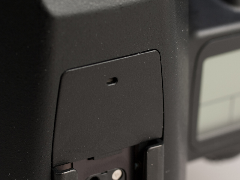 <b>ペンタ部のモノラルマイク</b>