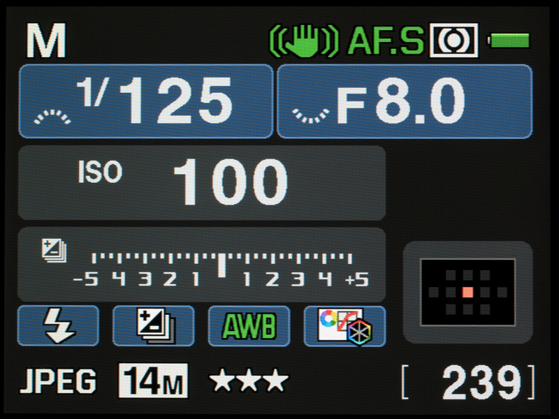 <b>ステータス画面はデザインを一新</b>