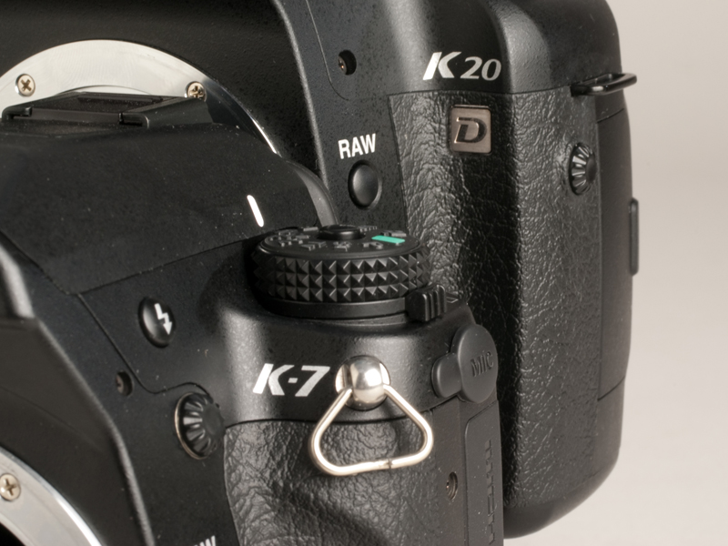 <b>吊り金具を変更したほか、シンクロ端子を移動、K-mに引き続きDバッジは見当たらない</b>