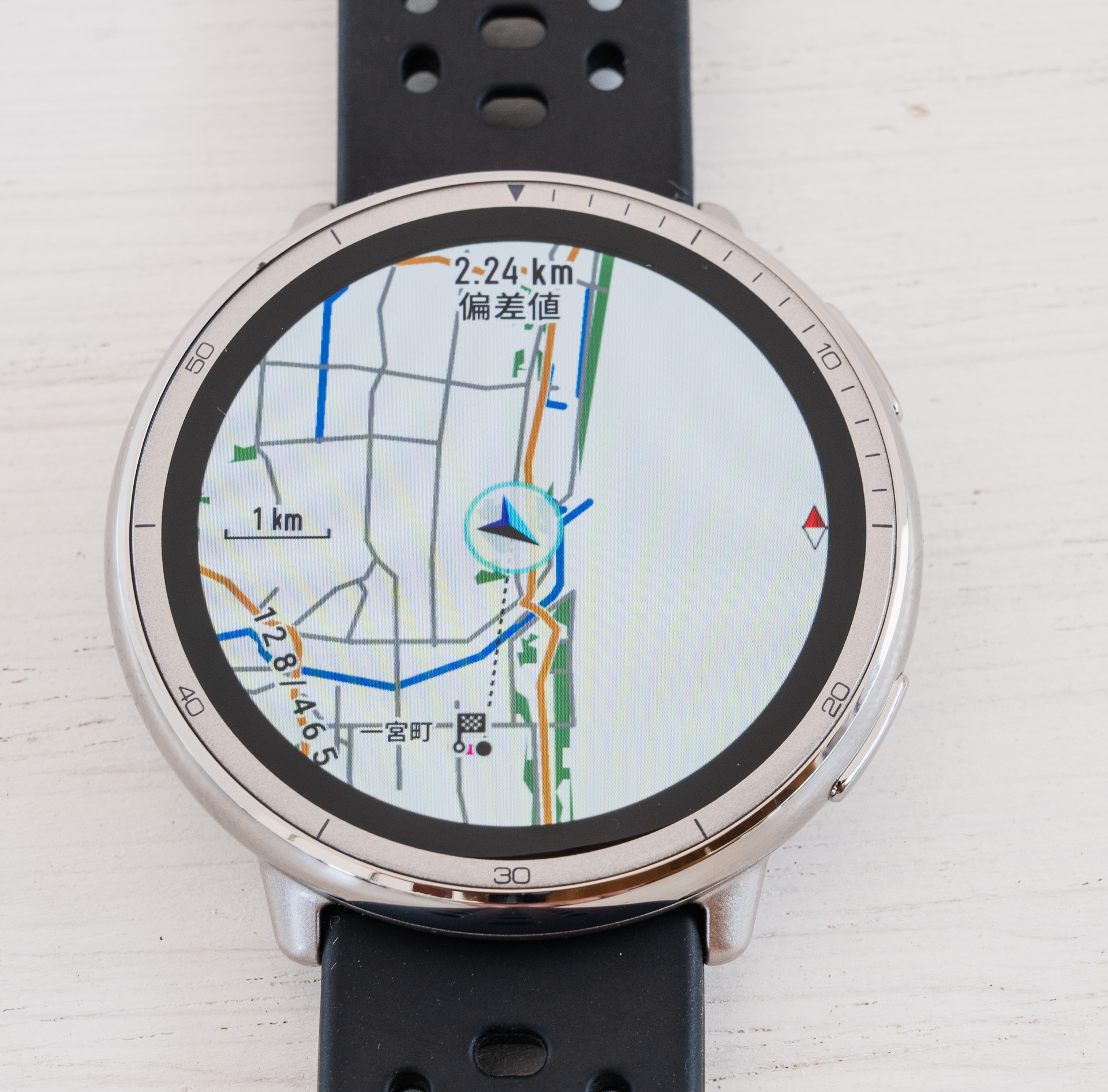 ワークアウトを開始すると現在位置から作成ルート始点までの距離と方向が点線で表示される