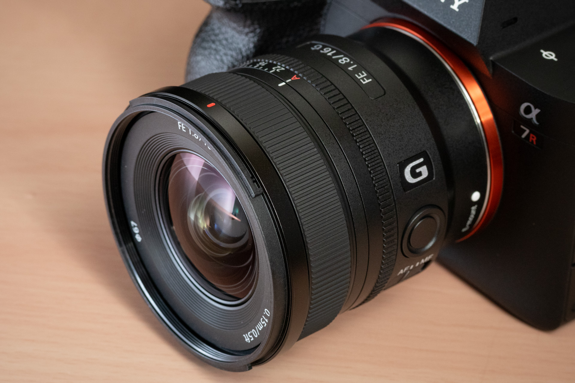 α7R Vに装着（以下同）