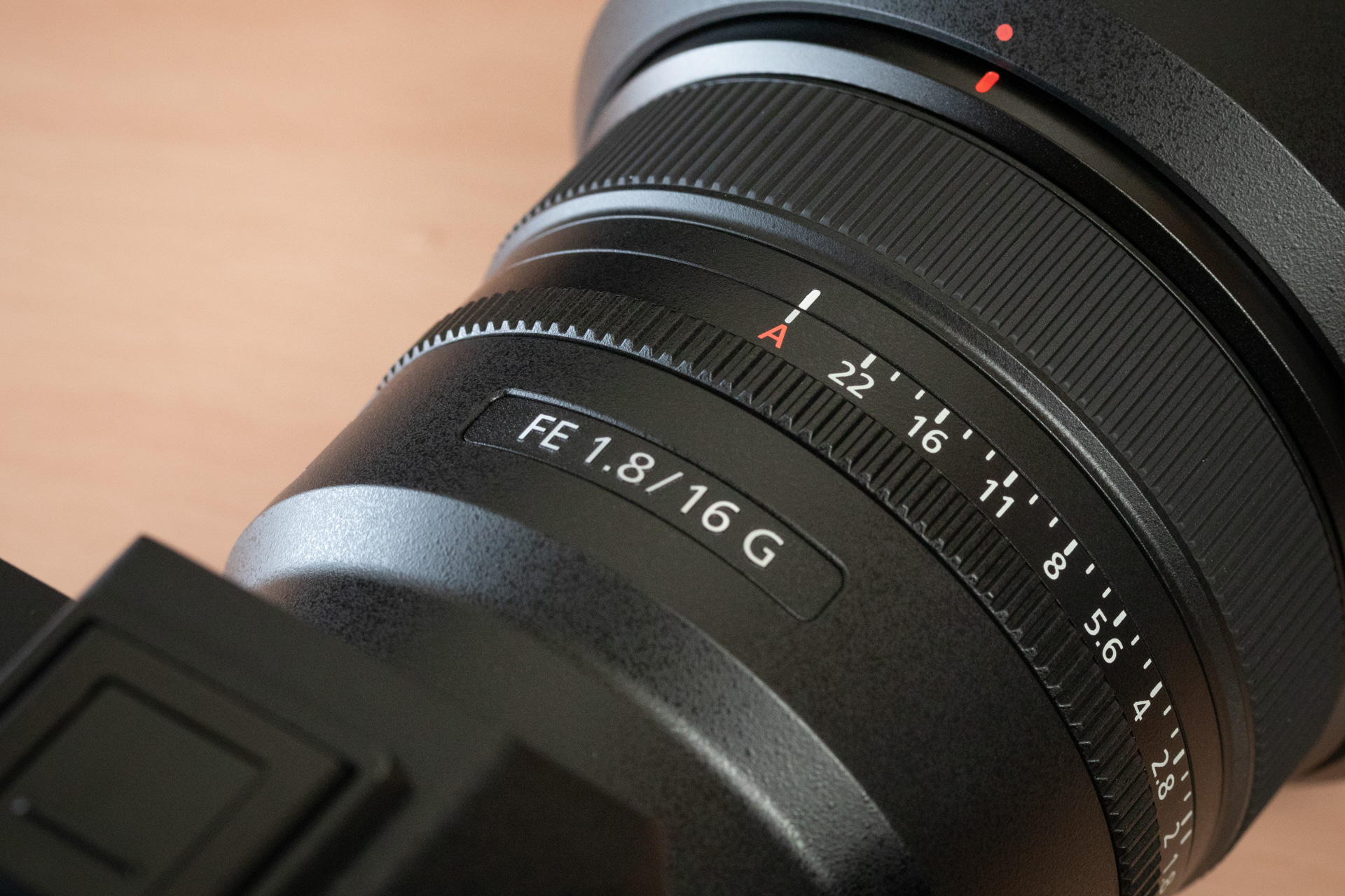 ビルドクオリティもこれまでのGレンズ同様申し分ないものだ