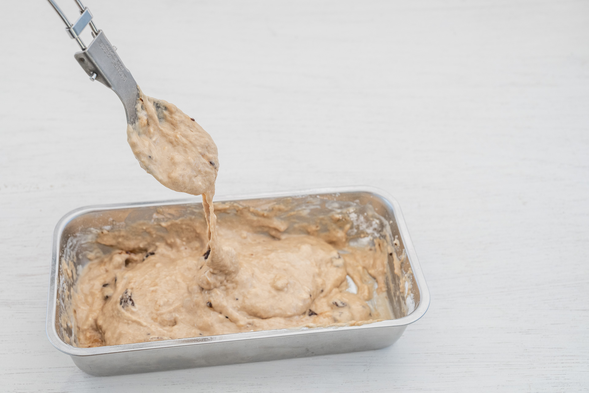 トロっと垂れてくるくらいに水を加える