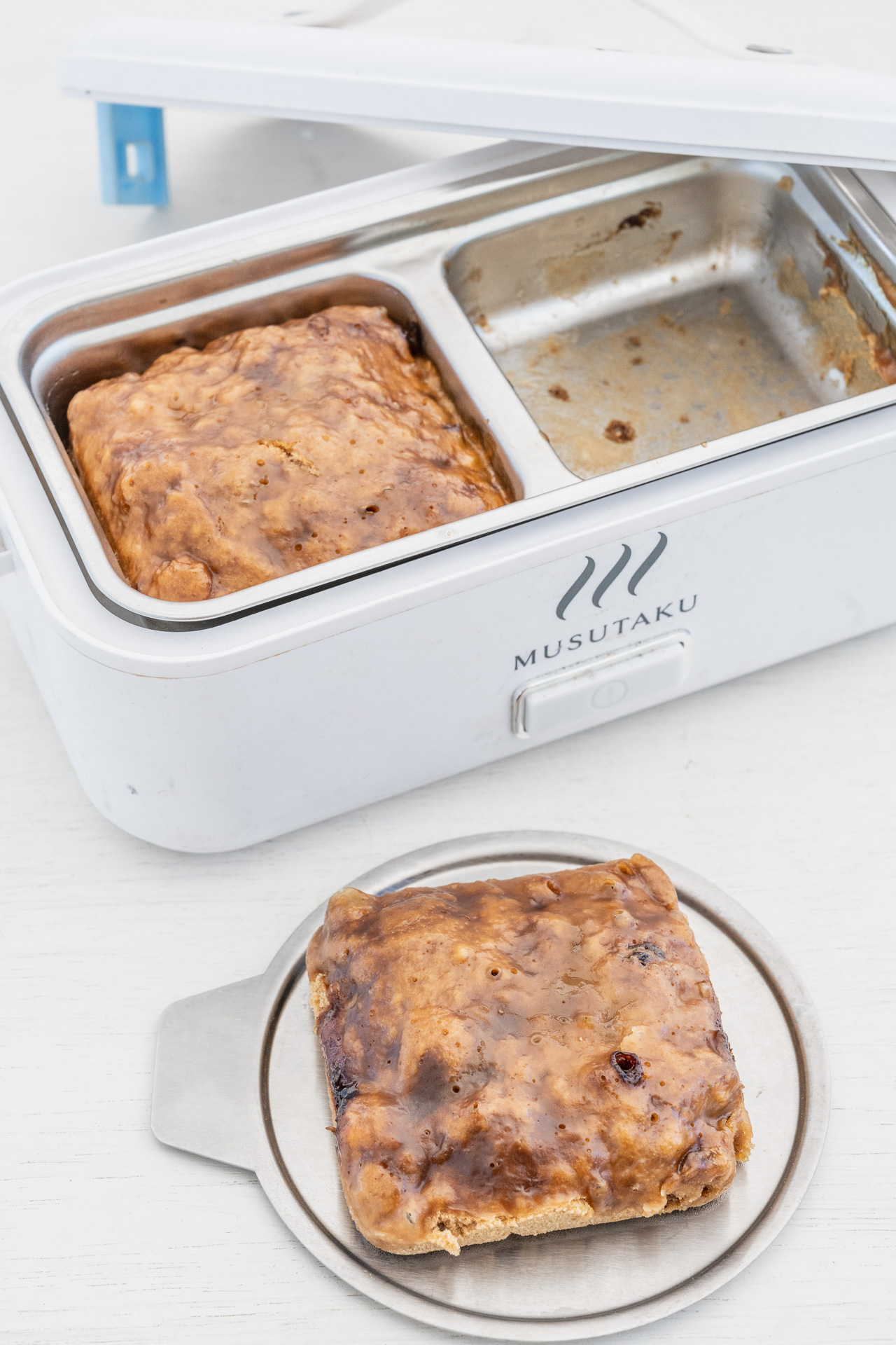 生地の甘みを抑えて干し葡萄の甘みを楽しむ黒糖蒸しパンのできあがり