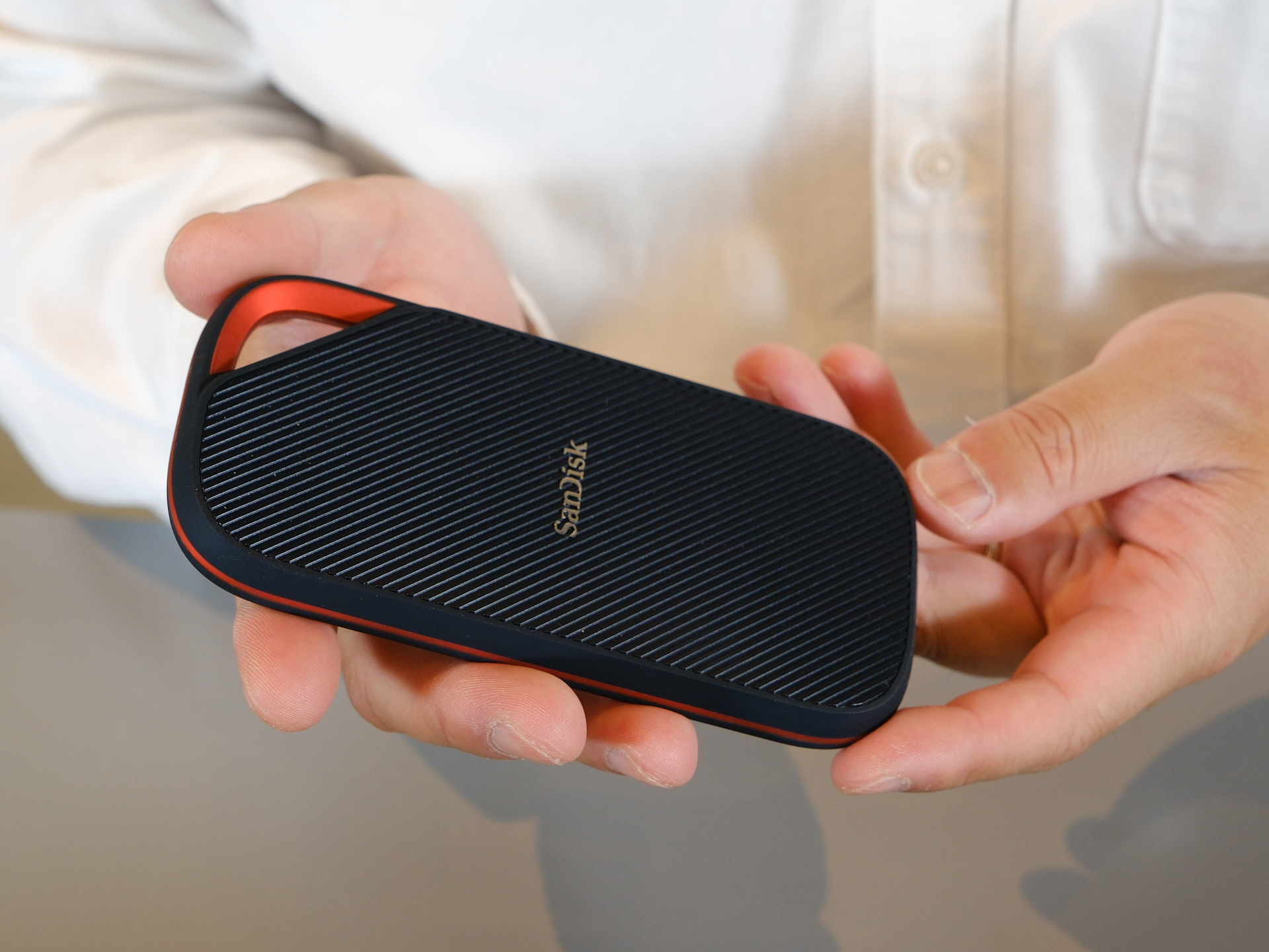 SanDisk Extreme PRO ポータブルSSD USB4対応。上田さんが使う4TB以外に、2TBモデルも選べる