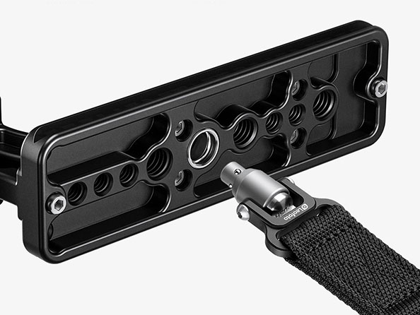 QDソケットや1/4インチネジ穴などを備えている