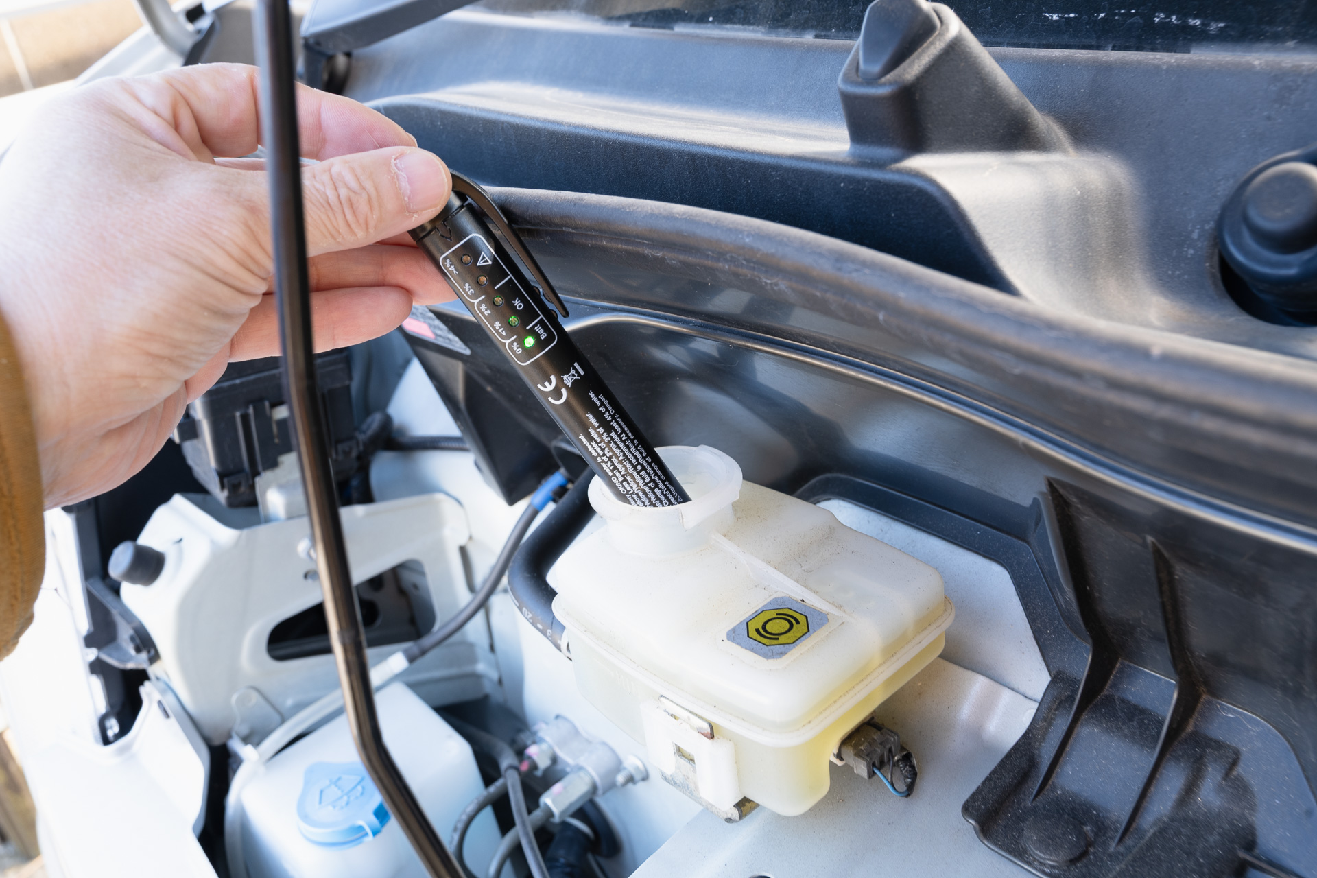 ブレーキフルードは車検時に交換して1年経過したところ