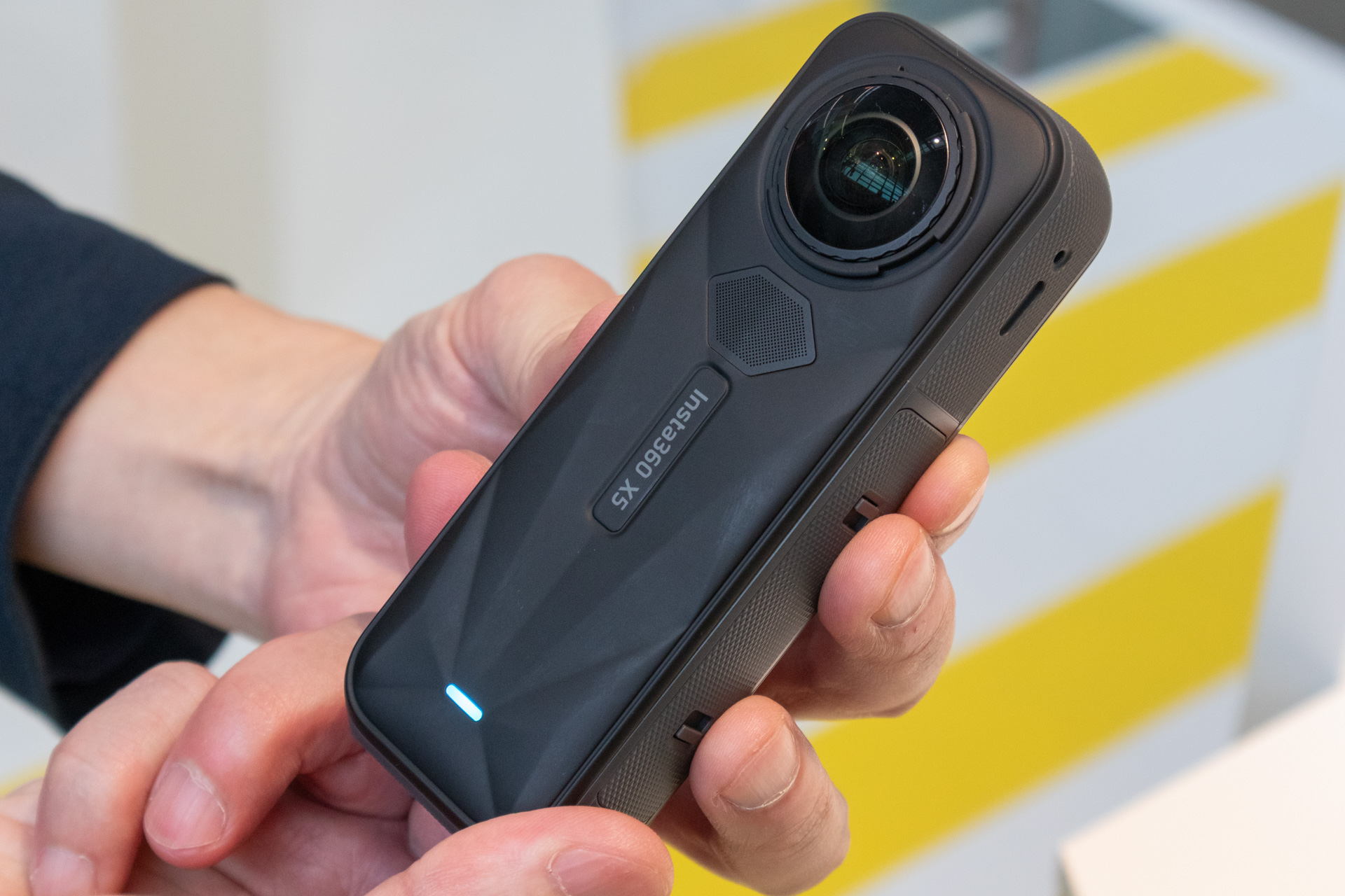 Insta360 X5（正面）