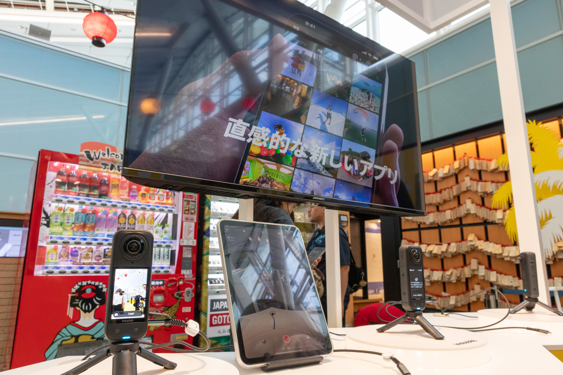 タッチ&トライコーナーにも多くのInsta360 X5が並んでいた
