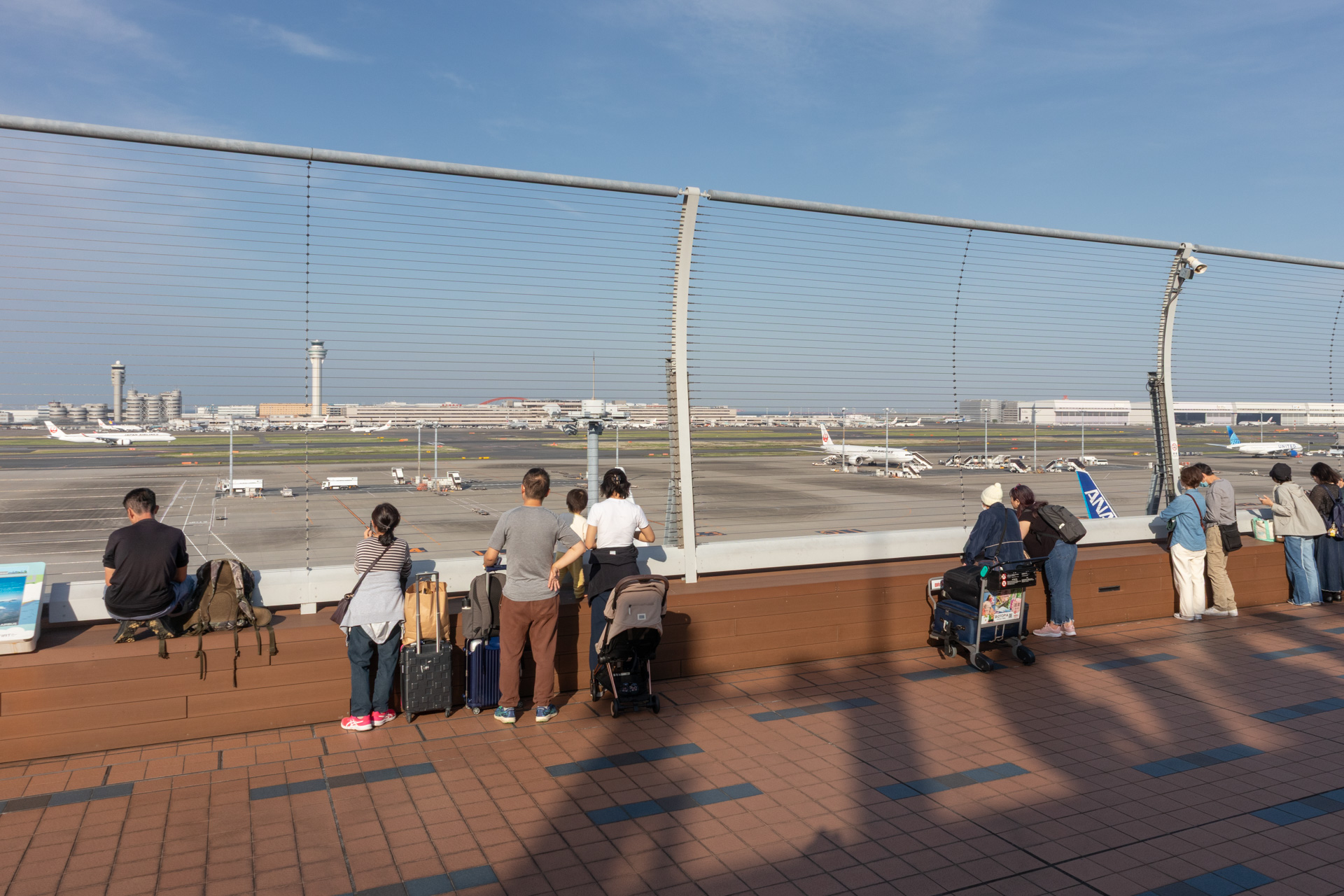 羽田空港第3ターミナル5階展望エリアからの眺め