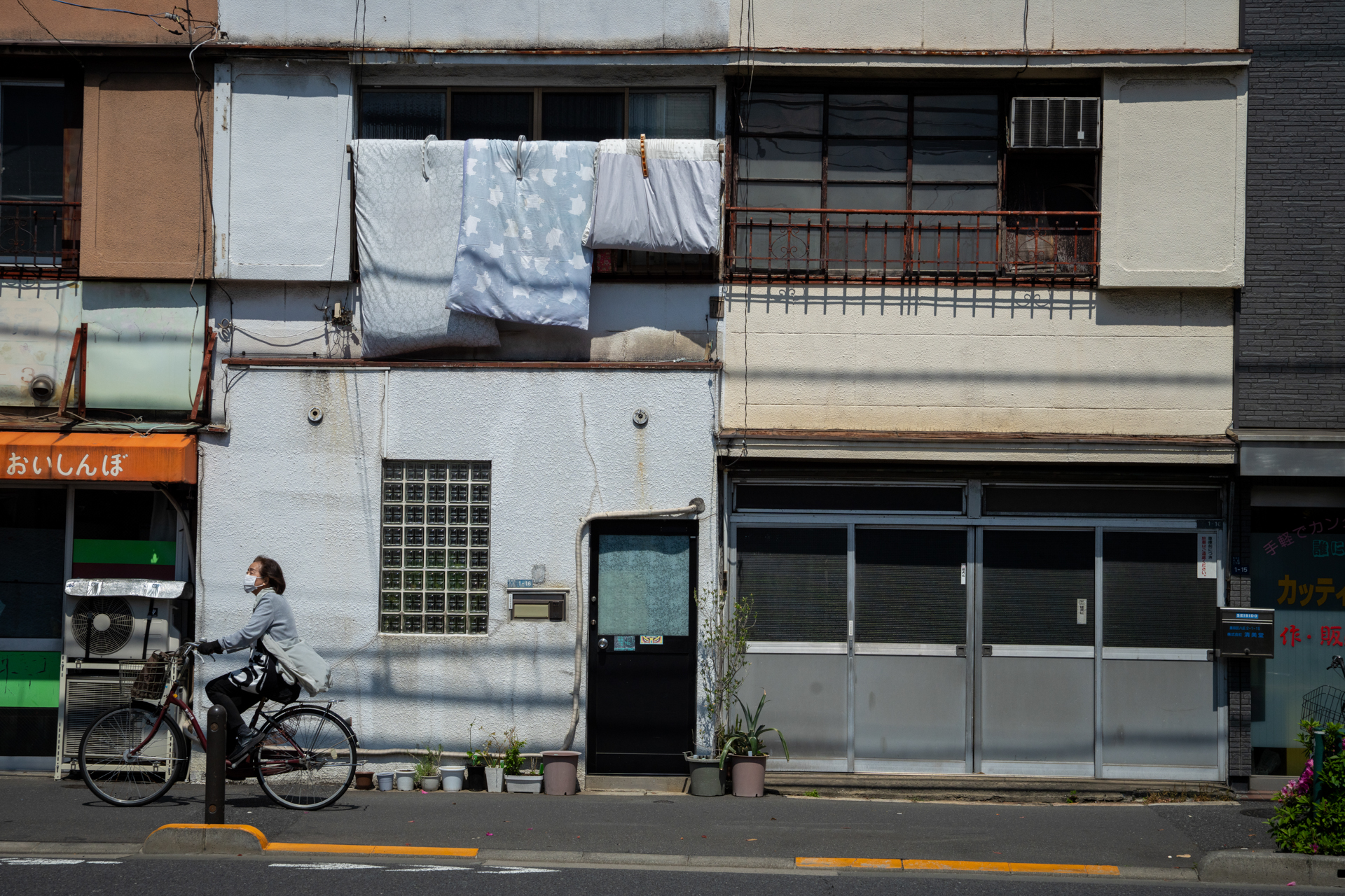 歪曲の小ささはリアリティを感じる要素のひとつになります。<span class="fnt-85">ソニー α7CR／Vario-Sonnar T＊ 24-70mm F2.8 ZA SSM／70mm／絞り優先AE（1/2,000秒、F10、−0.7EV）／ISO 400</span>