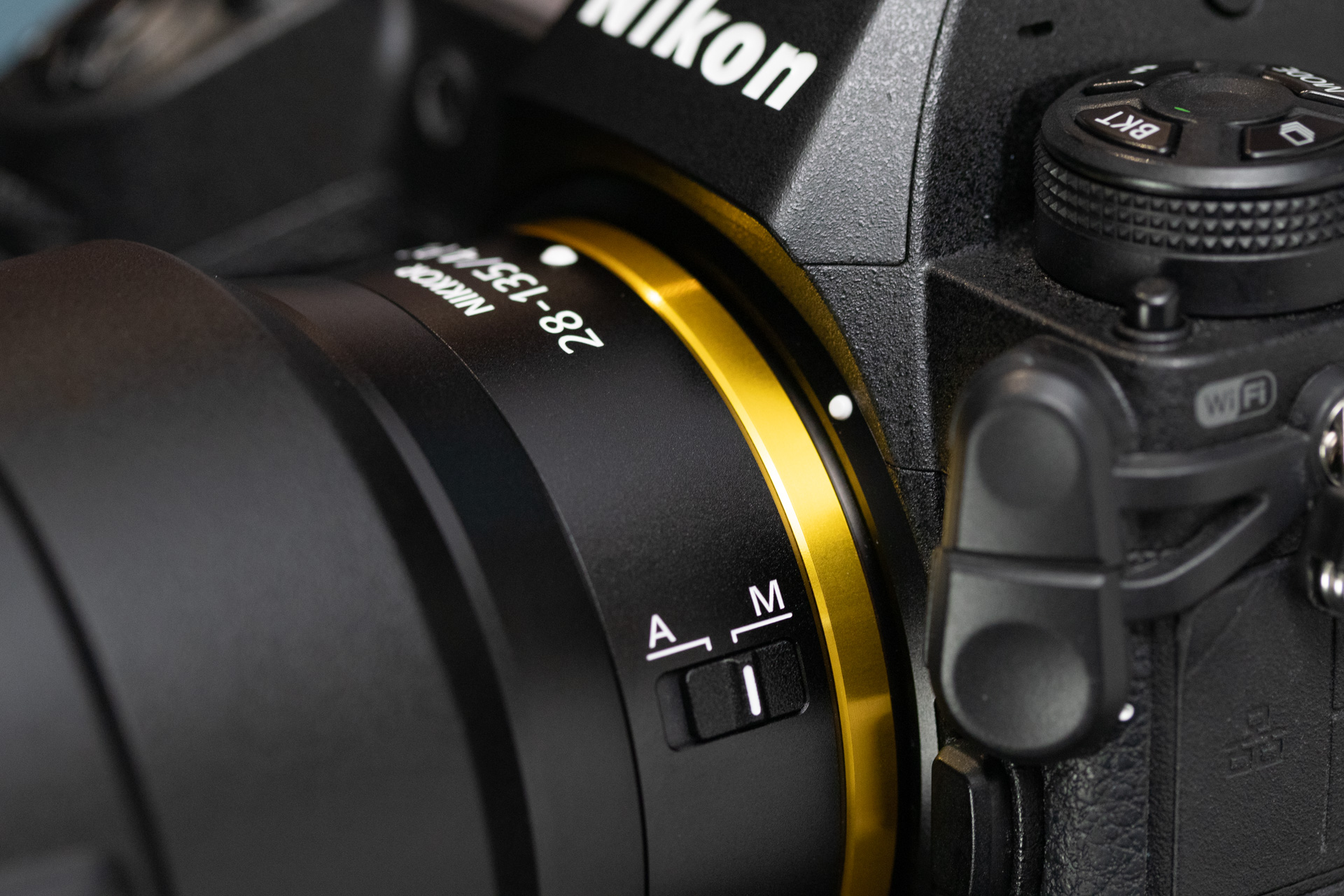 マウント近くにはニコンらしいイエローのリングも