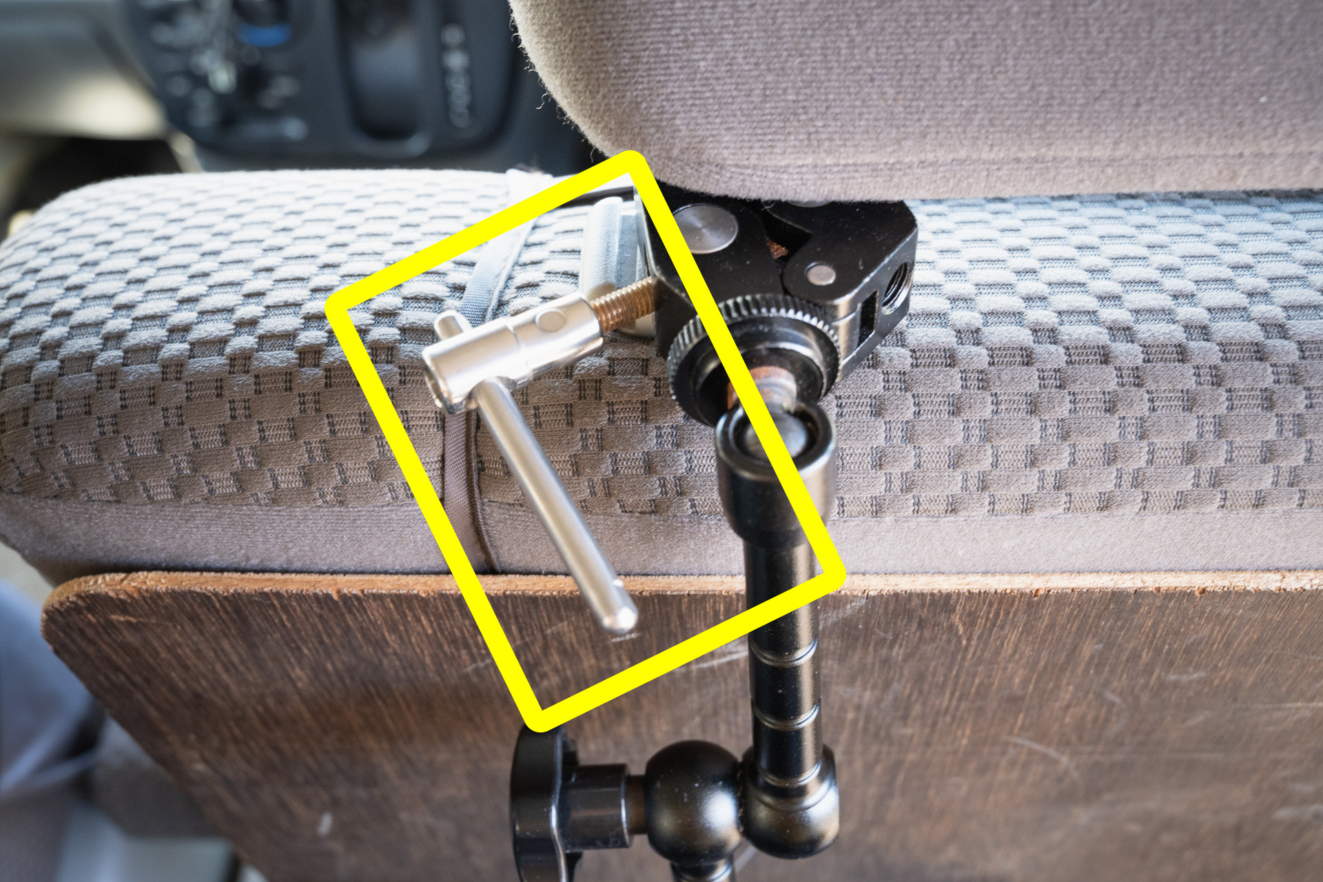 クランプのバーはちょっと気になる突起物