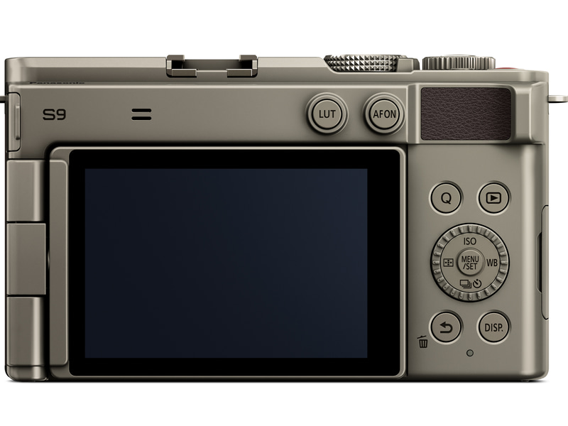 【専用】LUMIX　S9 新色チタンゴールド　数回使用　レンズ付き パナソニック、「LUMIX S9」の広角ズームレンズキットに新色チタン