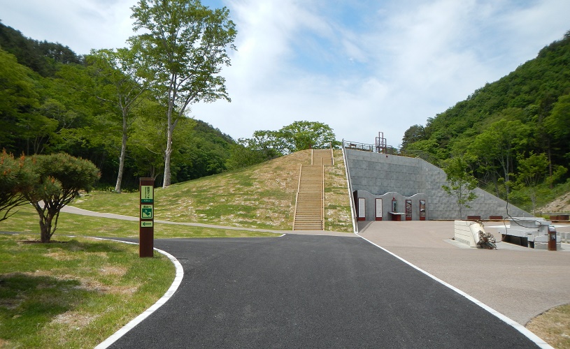震災メモリアルパーク中の浜