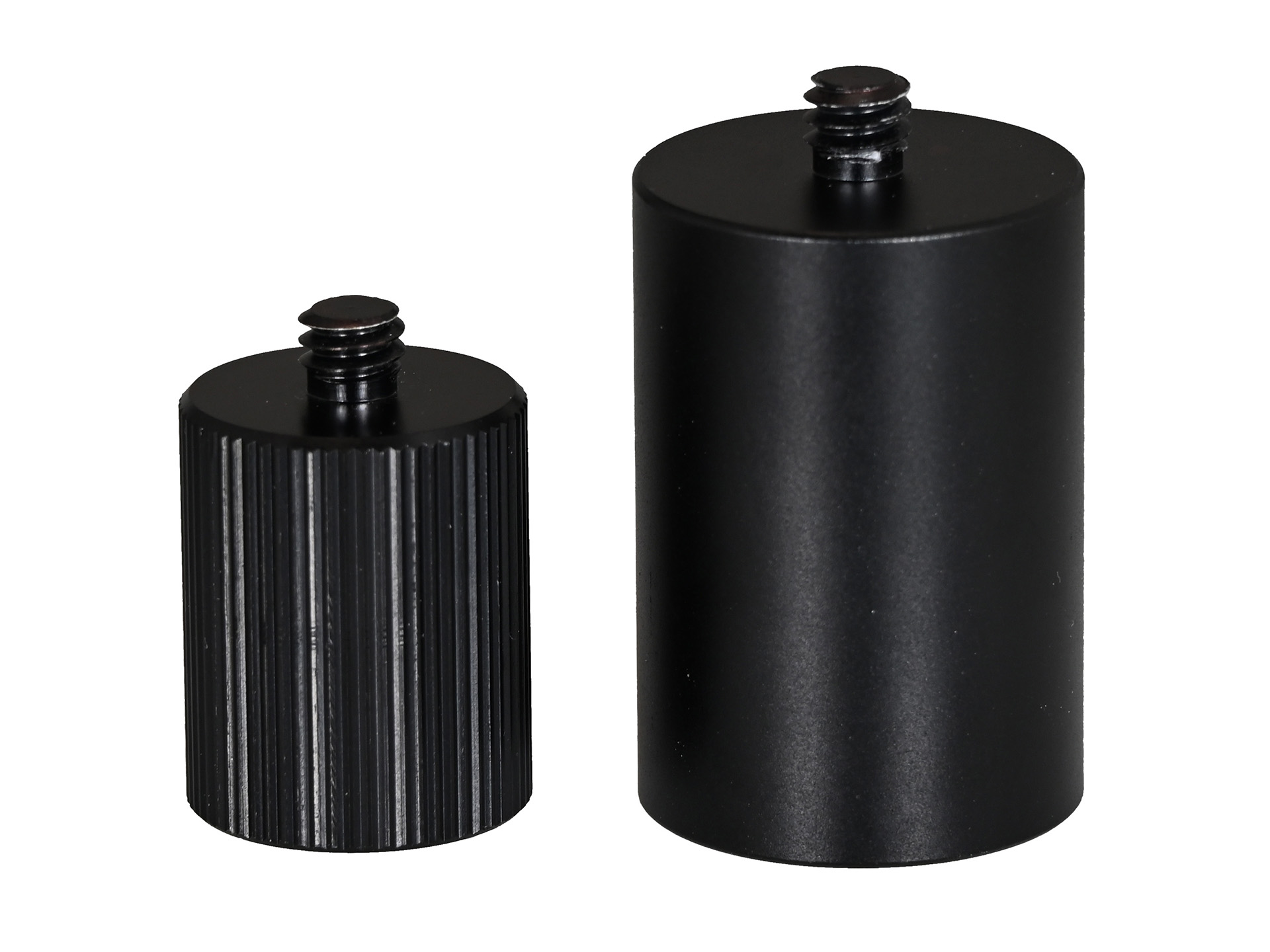 左がオスメス止ネジM、右が高さ調整用スペーサー38