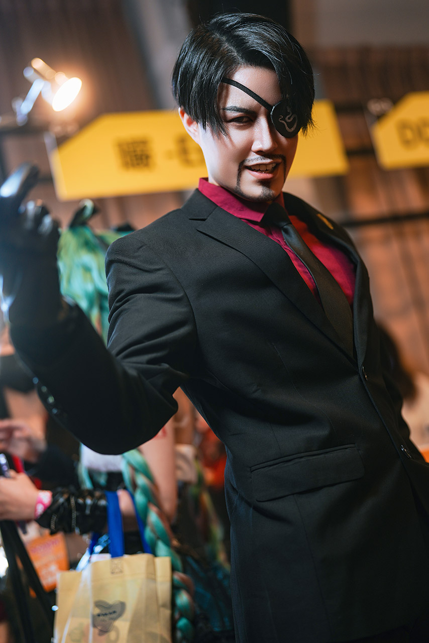 <a href="https://www.facebook.com/EnyenCos">曮 -Enyen-</a>氏