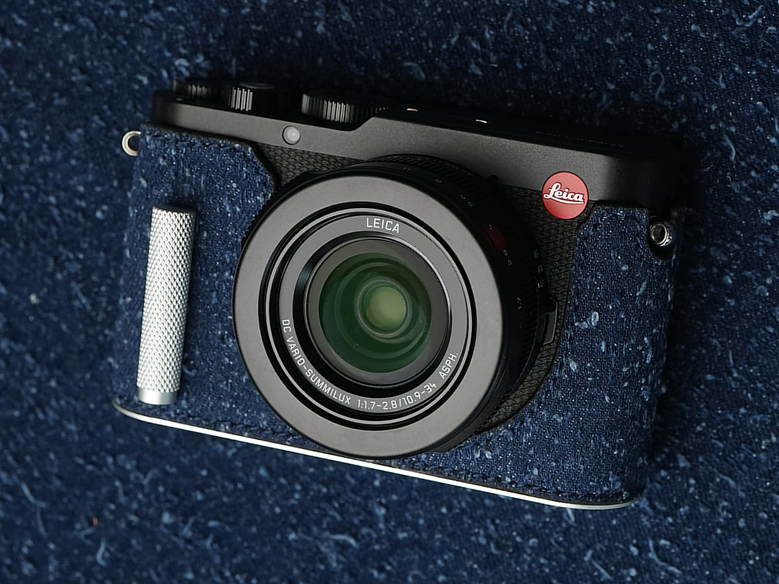 スターリースカイデニム地を使用したライカD-LUX8専用ボディーケース